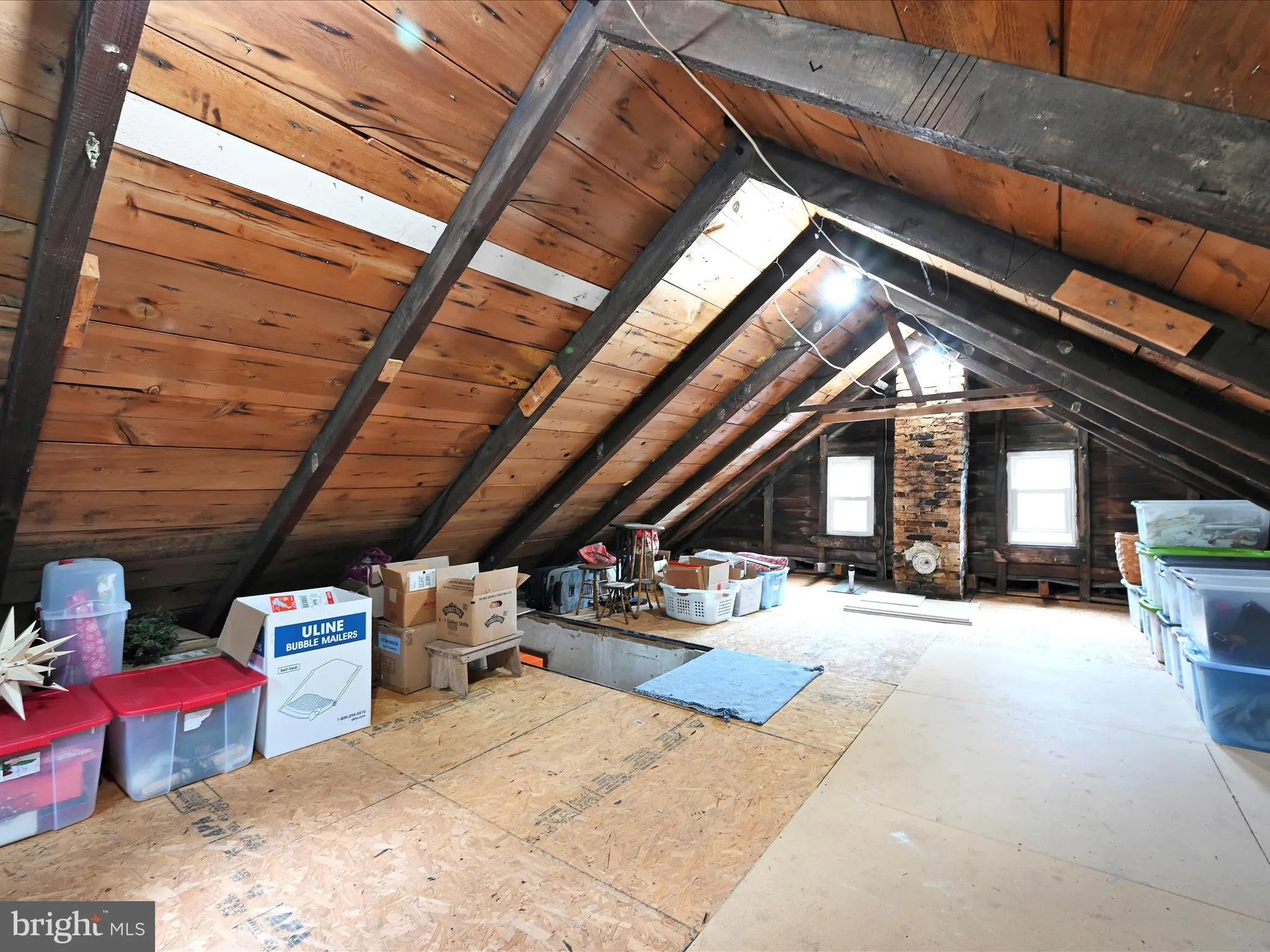 Lititz, Pennsylvania 17543, United States, 5 Bedrooms Bedrooms, ,2 BathroomsBathrooms,Residential,Pending,192214