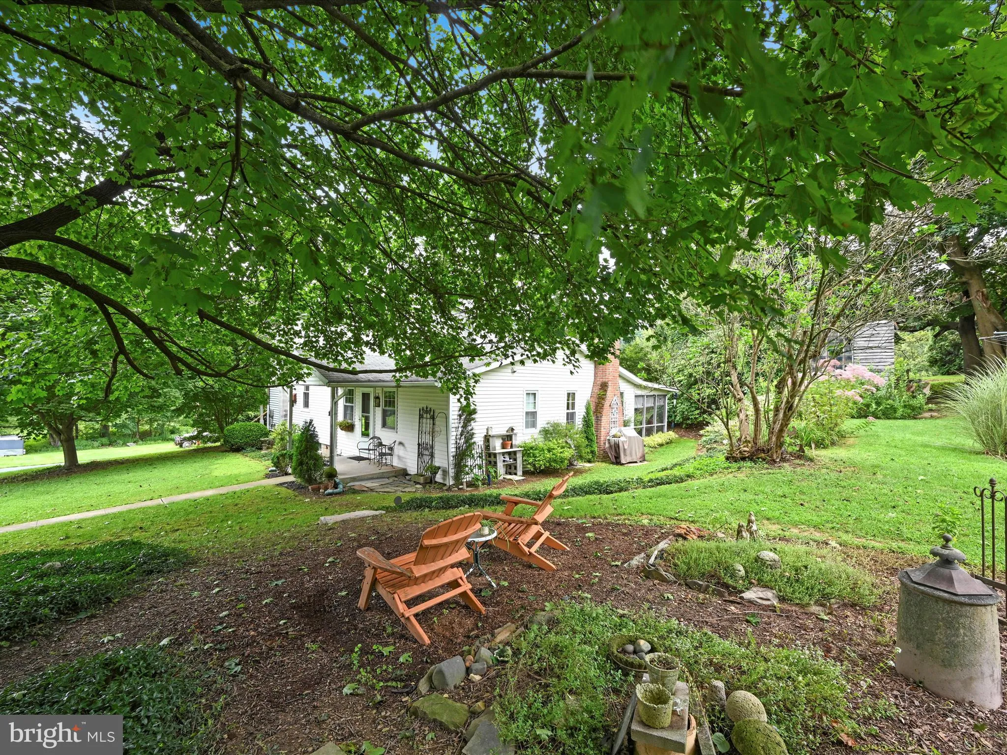 Lititz, Pennsylvania 17543, United States, 5 Bedrooms Bedrooms, ,2 BathroomsBathrooms,Residential,Pending,192214