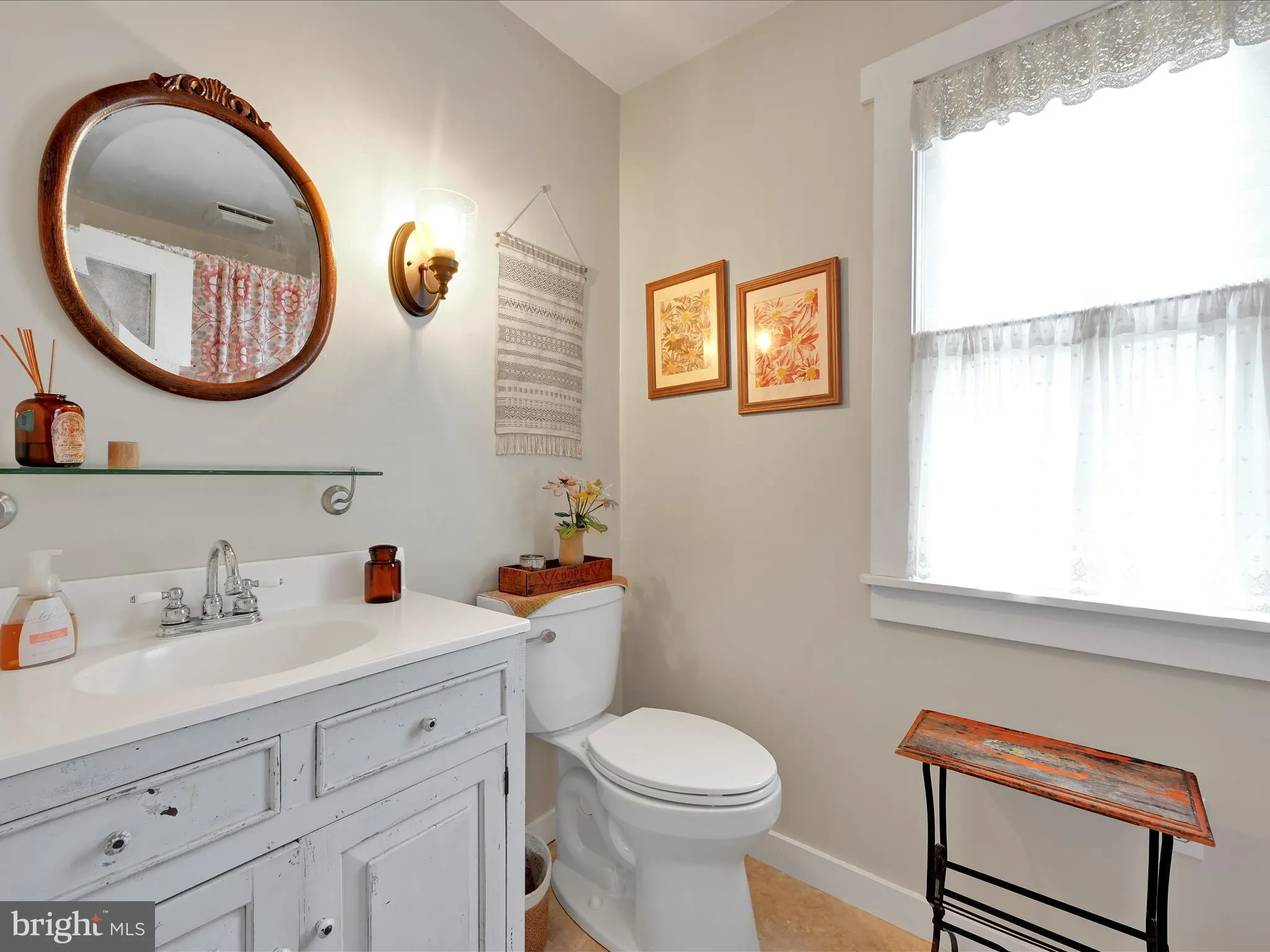 Lititz, Pennsylvania 17543, United States, 5 Bedrooms Bedrooms, ,2 BathroomsBathrooms,Residential,Pending,192214