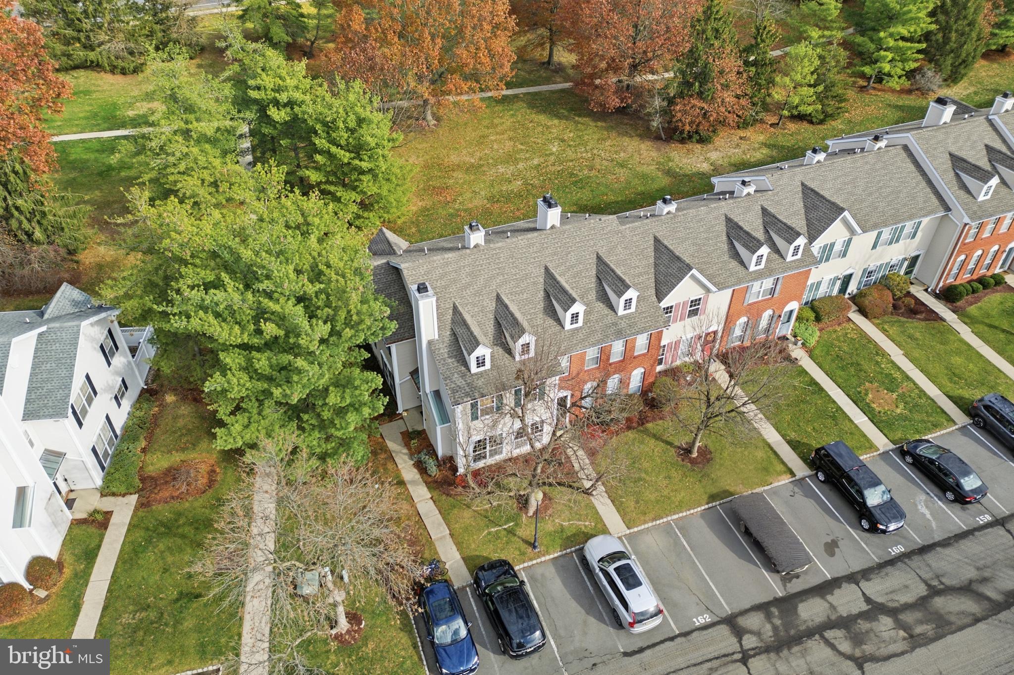 164 SHREWSBURY COURT