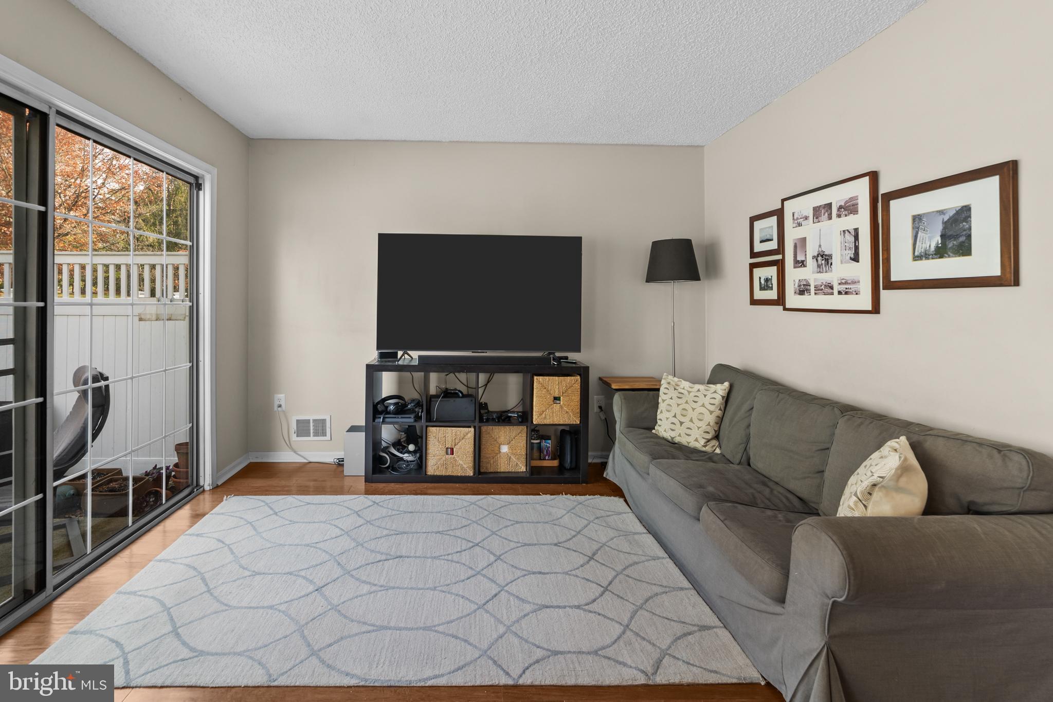 164 SHREWSBURY COURT