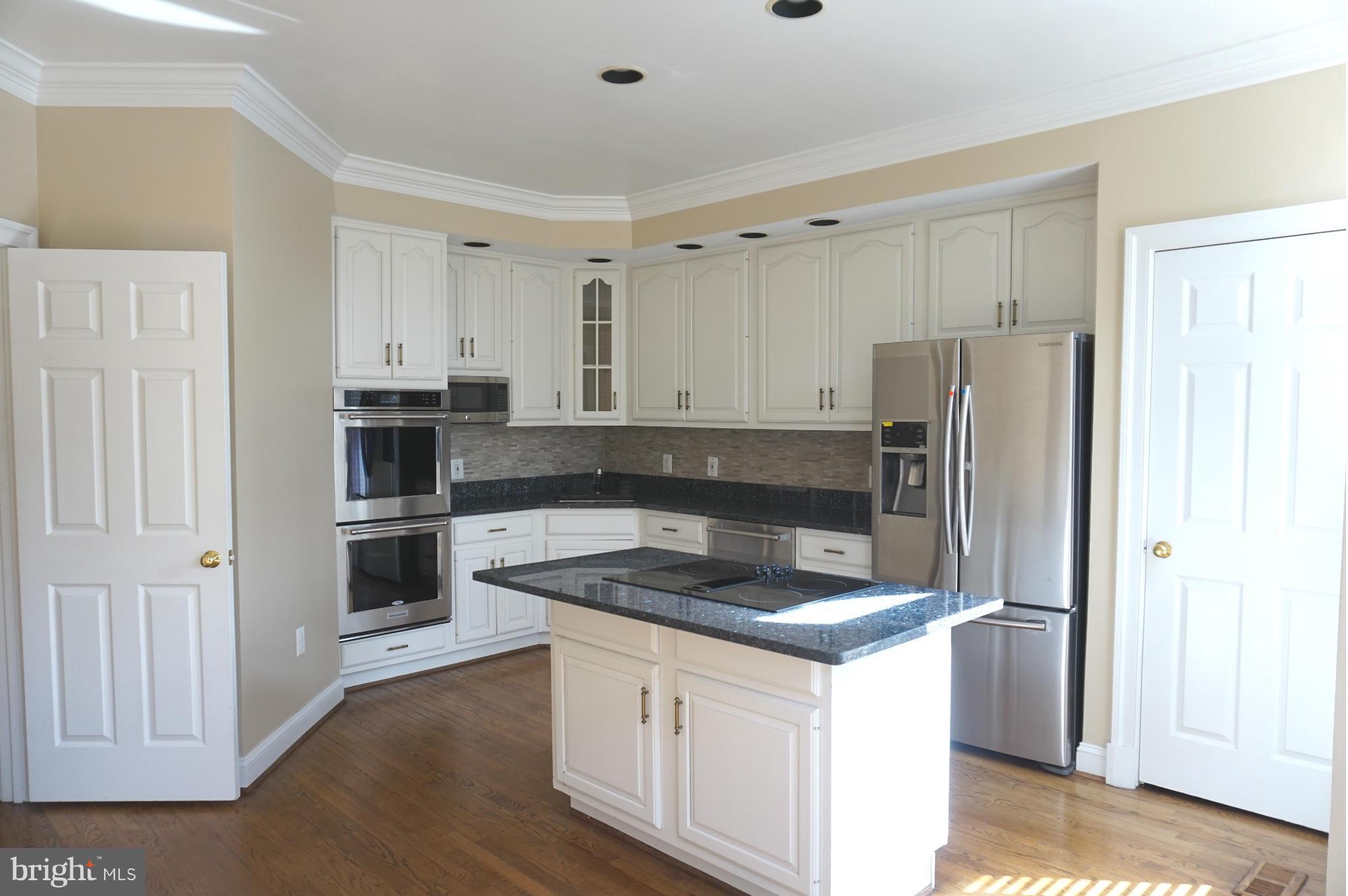 HAMPTONS OF MCLEAN - Residential Lease
