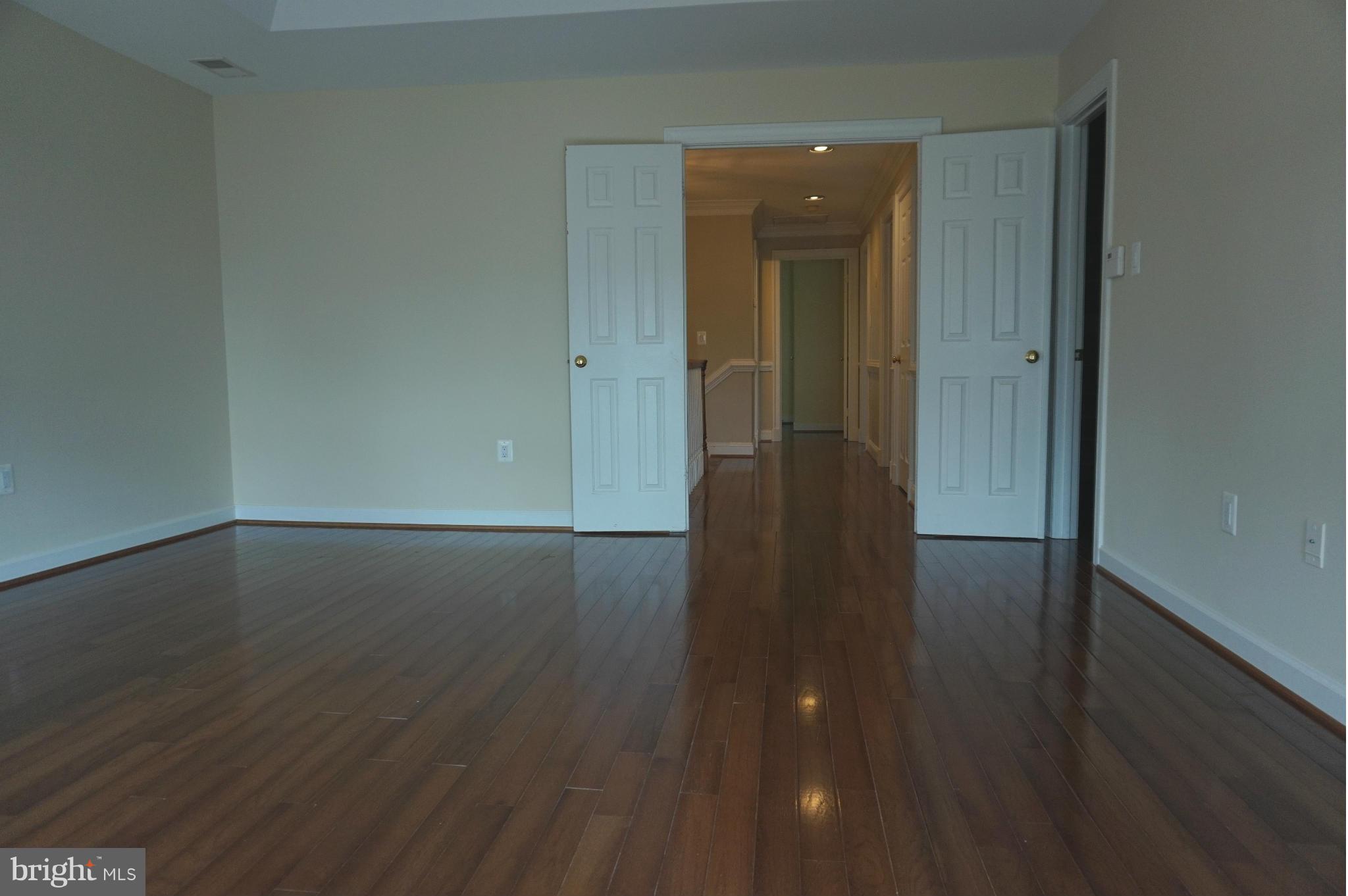 HAMPTONS OF MCLEAN - Residential Lease