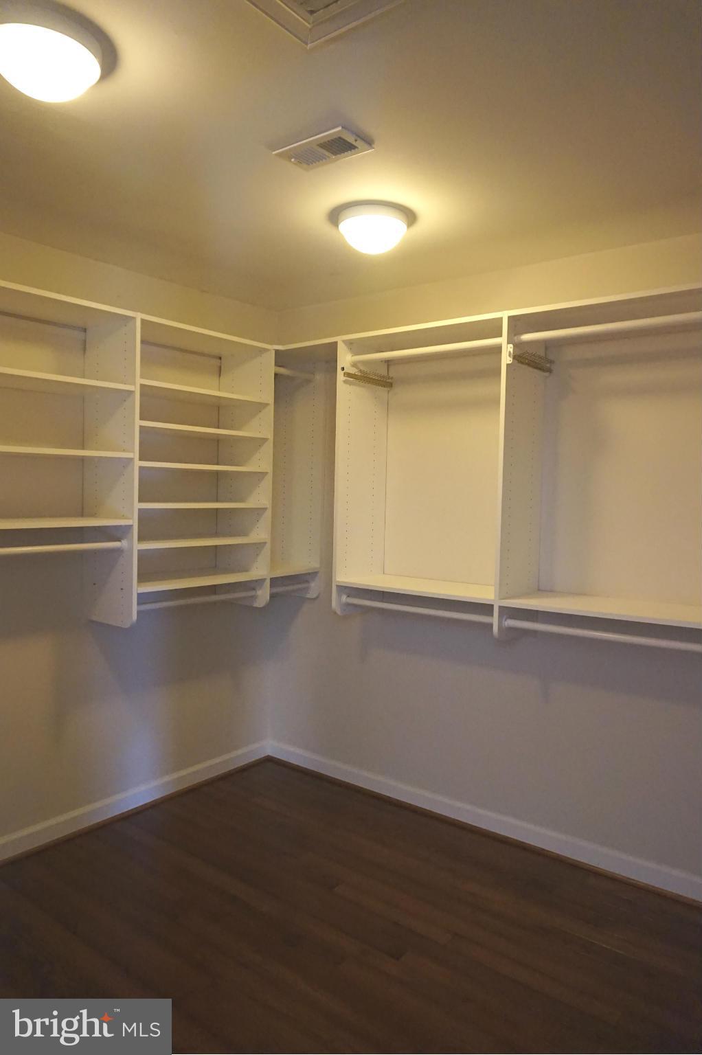 HAMPTONS OF MCLEAN - Residential Lease