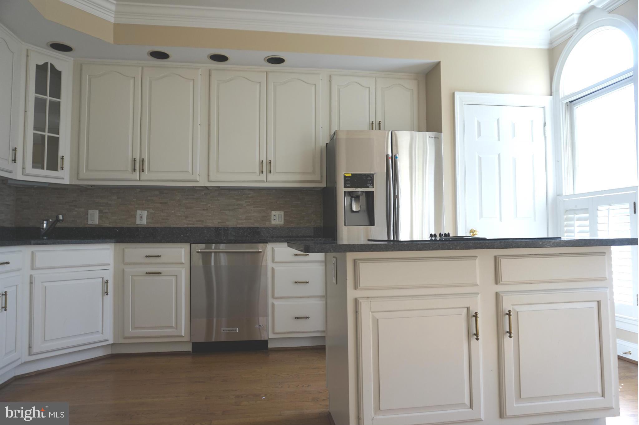 HAMPTONS OF MCLEAN - Residential Lease
