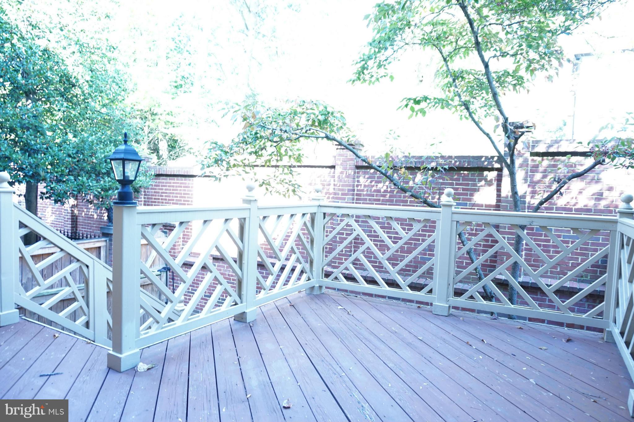 HAMPTONS OF MCLEAN - Residential Lease