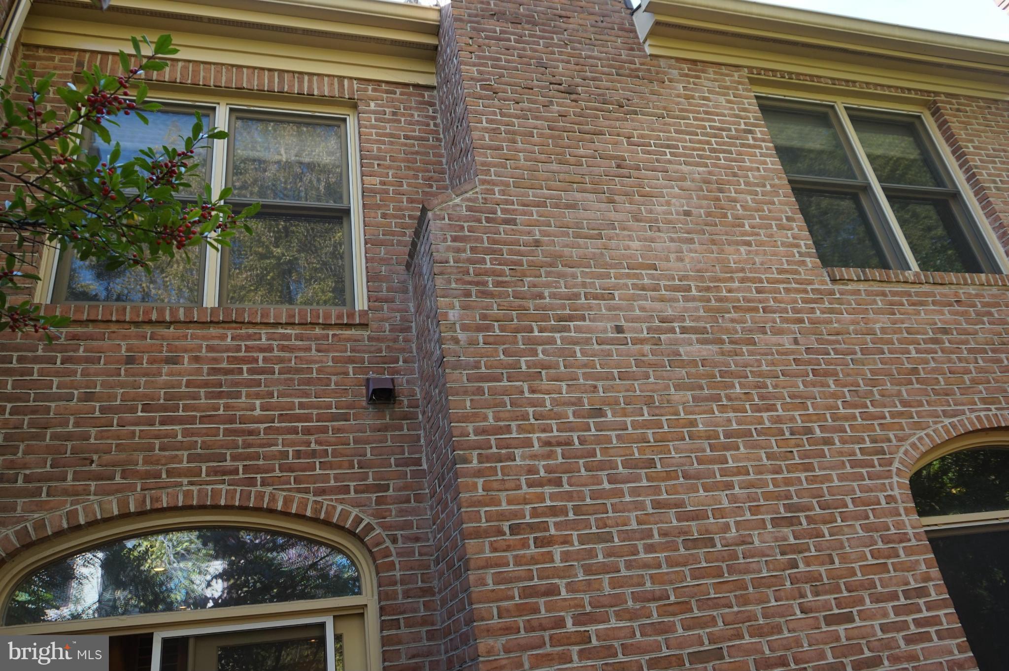 HAMPTONS OF MCLEAN - Residential Lease