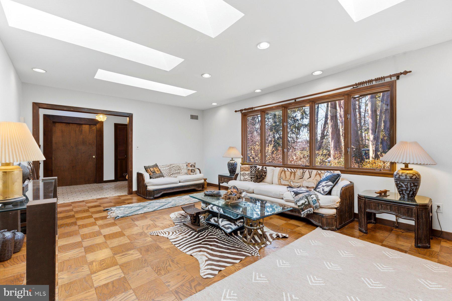 BURNT MILLS HILLS - Residential