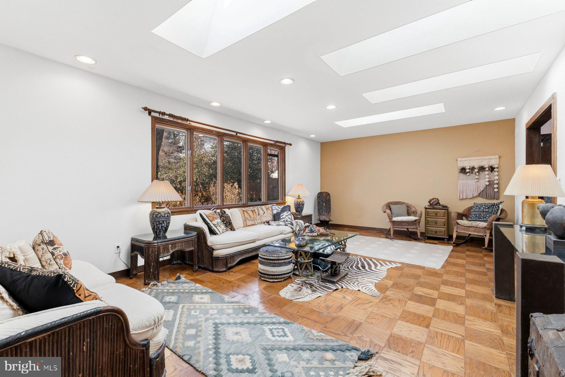 BURNT MILLS HILLS - Residential