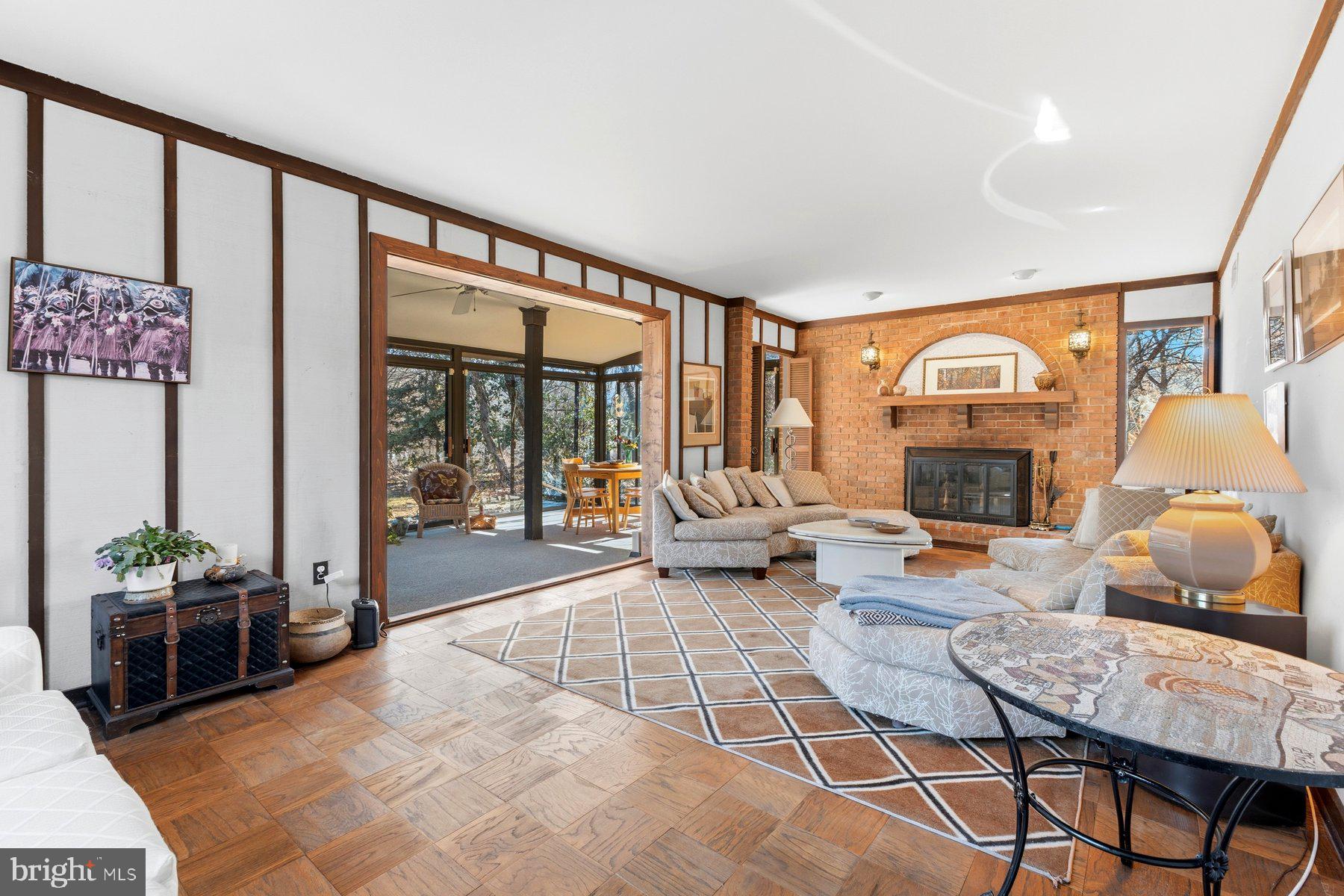 BURNT MILLS HILLS - Residential