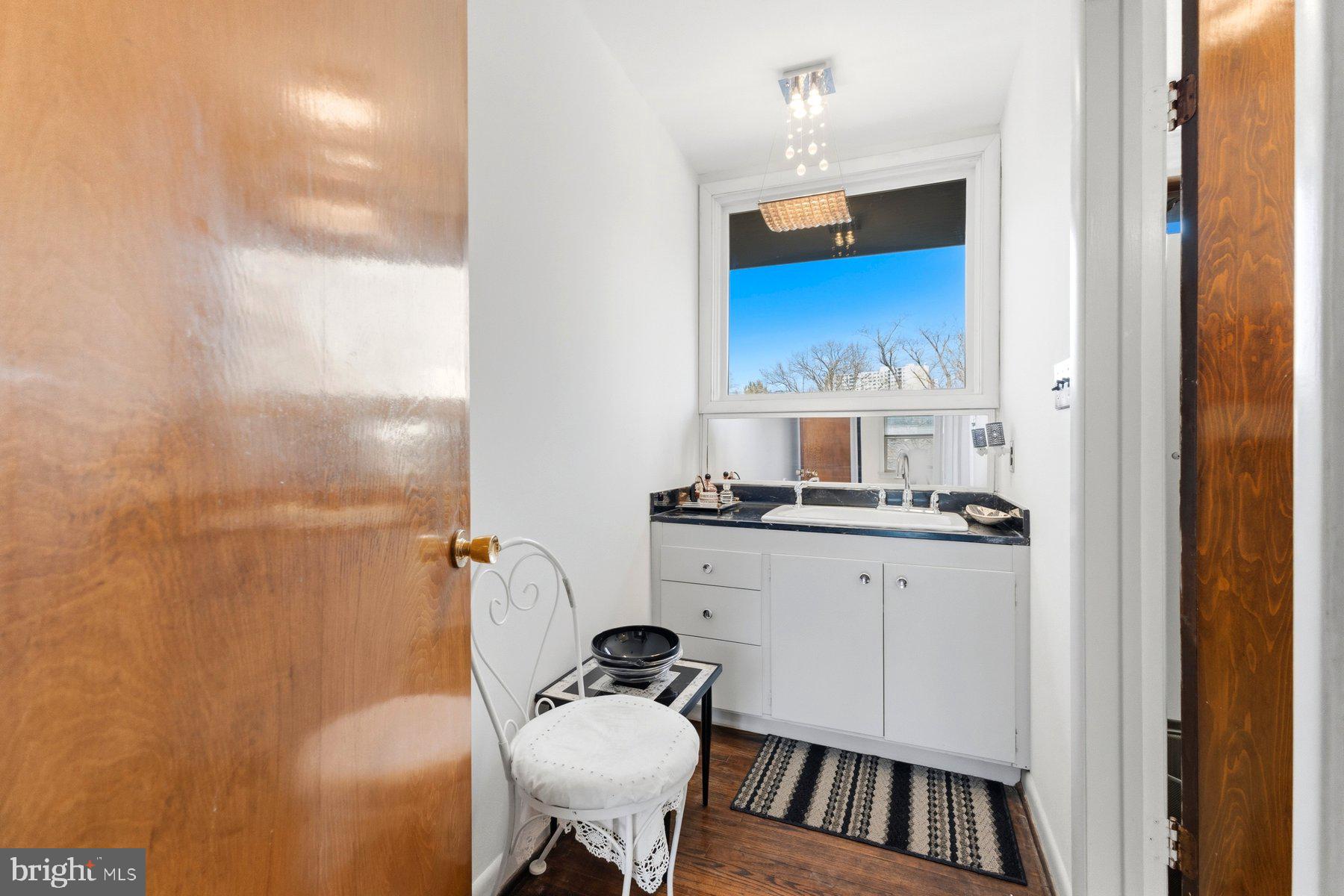 BURNT MILLS HILLS - Residential