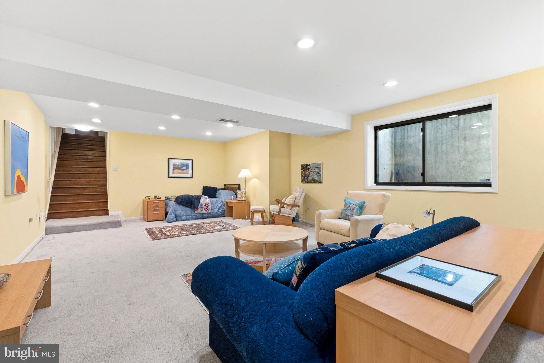 BURNT MILLS HILLS - Residential