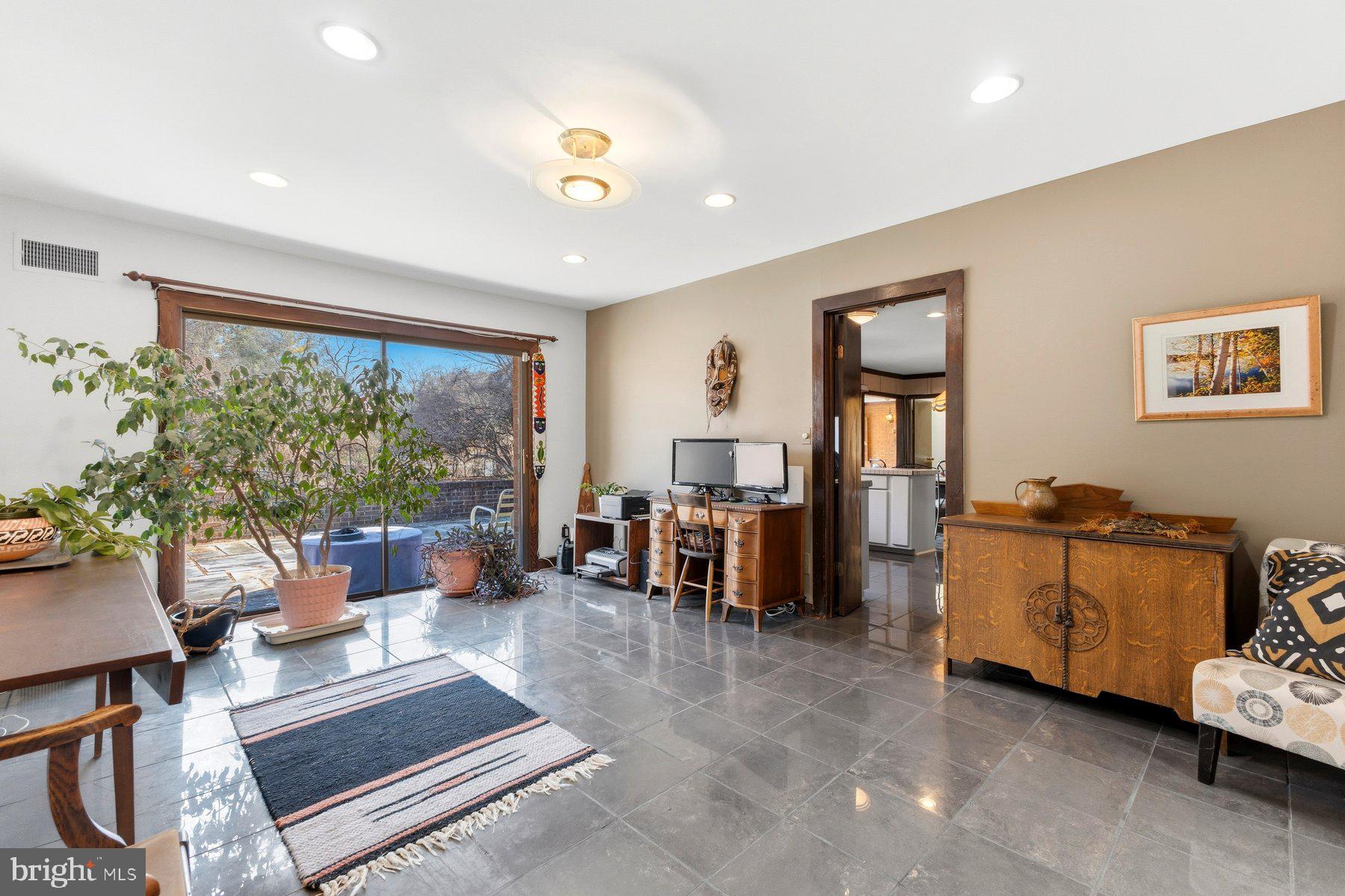 BURNT MILLS HILLS - Residential