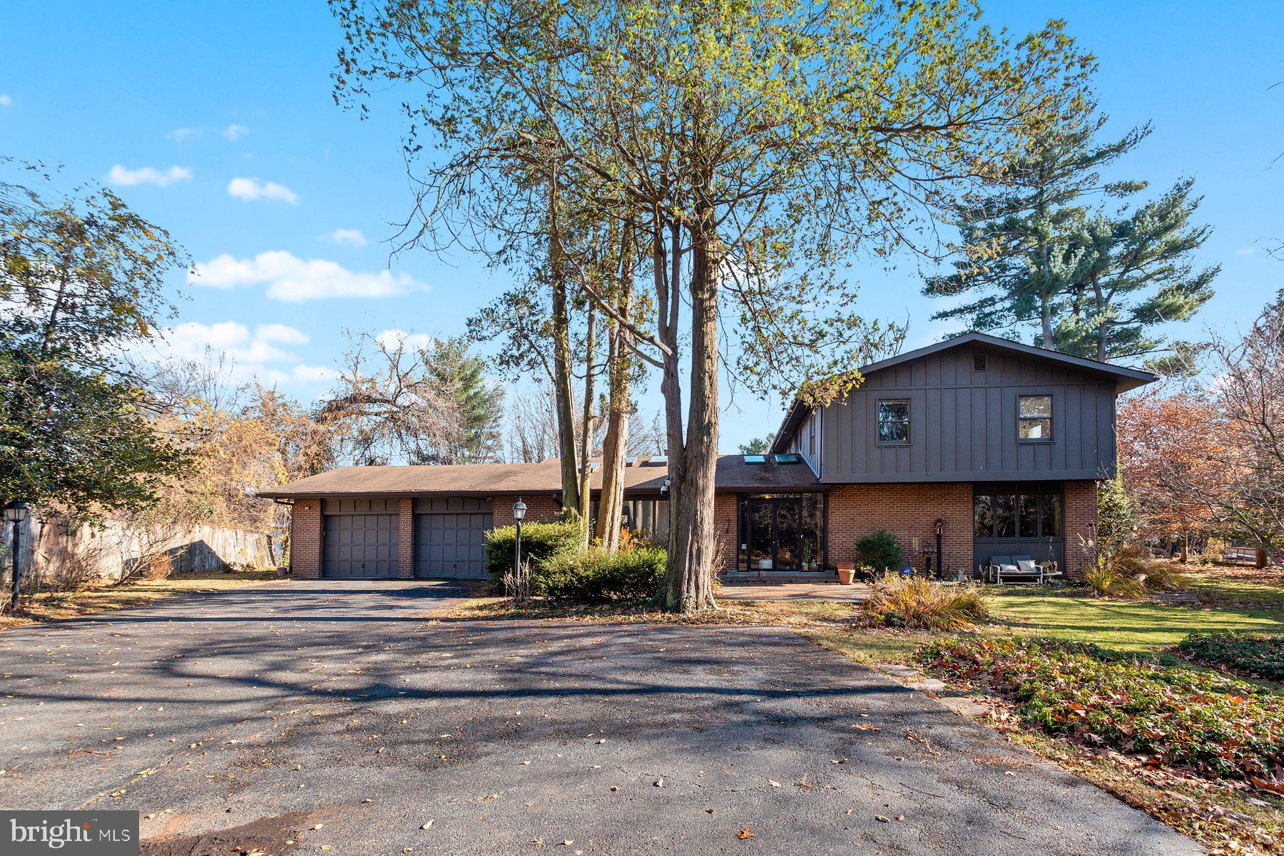 BURNT MILLS HILLS - Residential