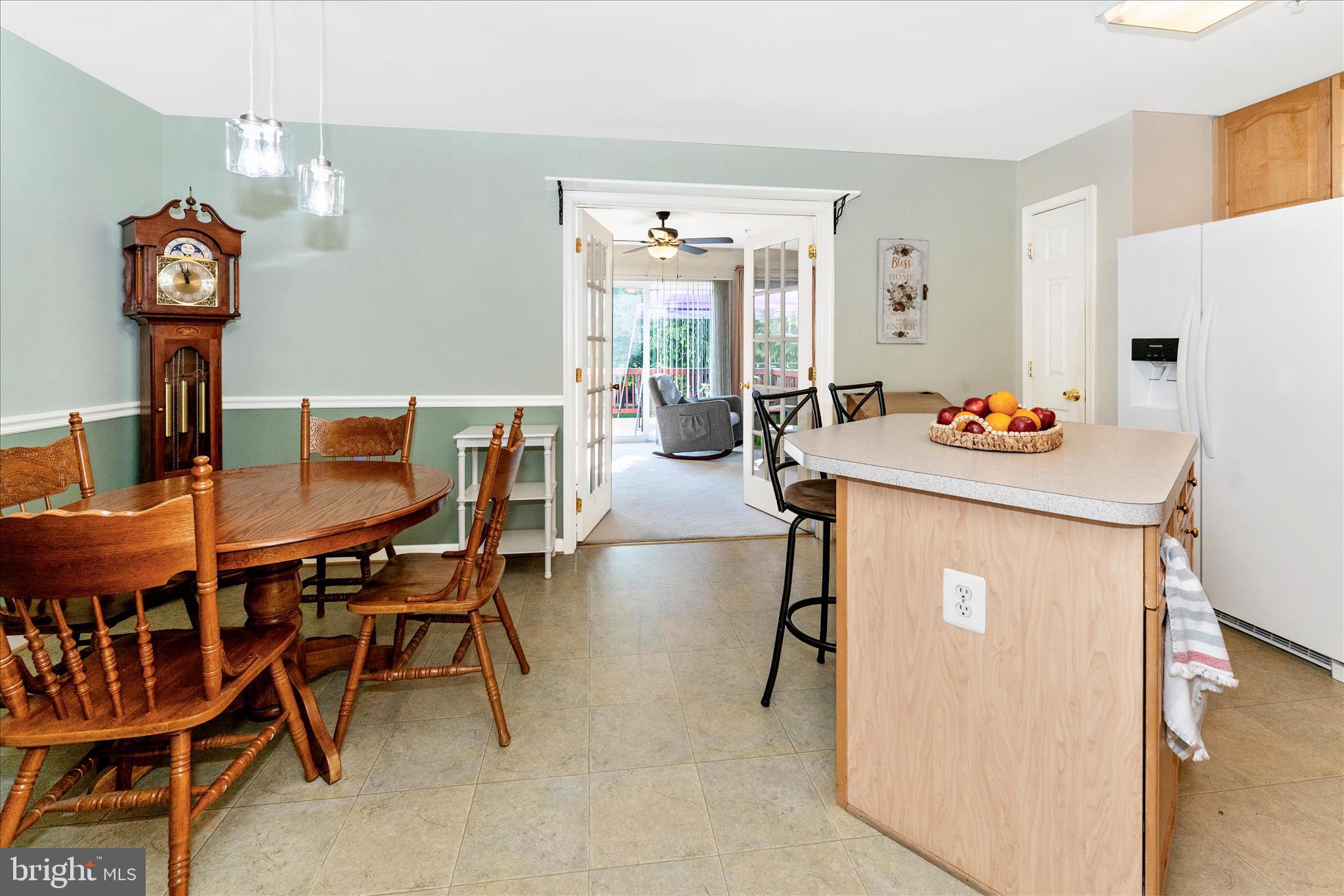 WHISPERING RIDGE - Residential