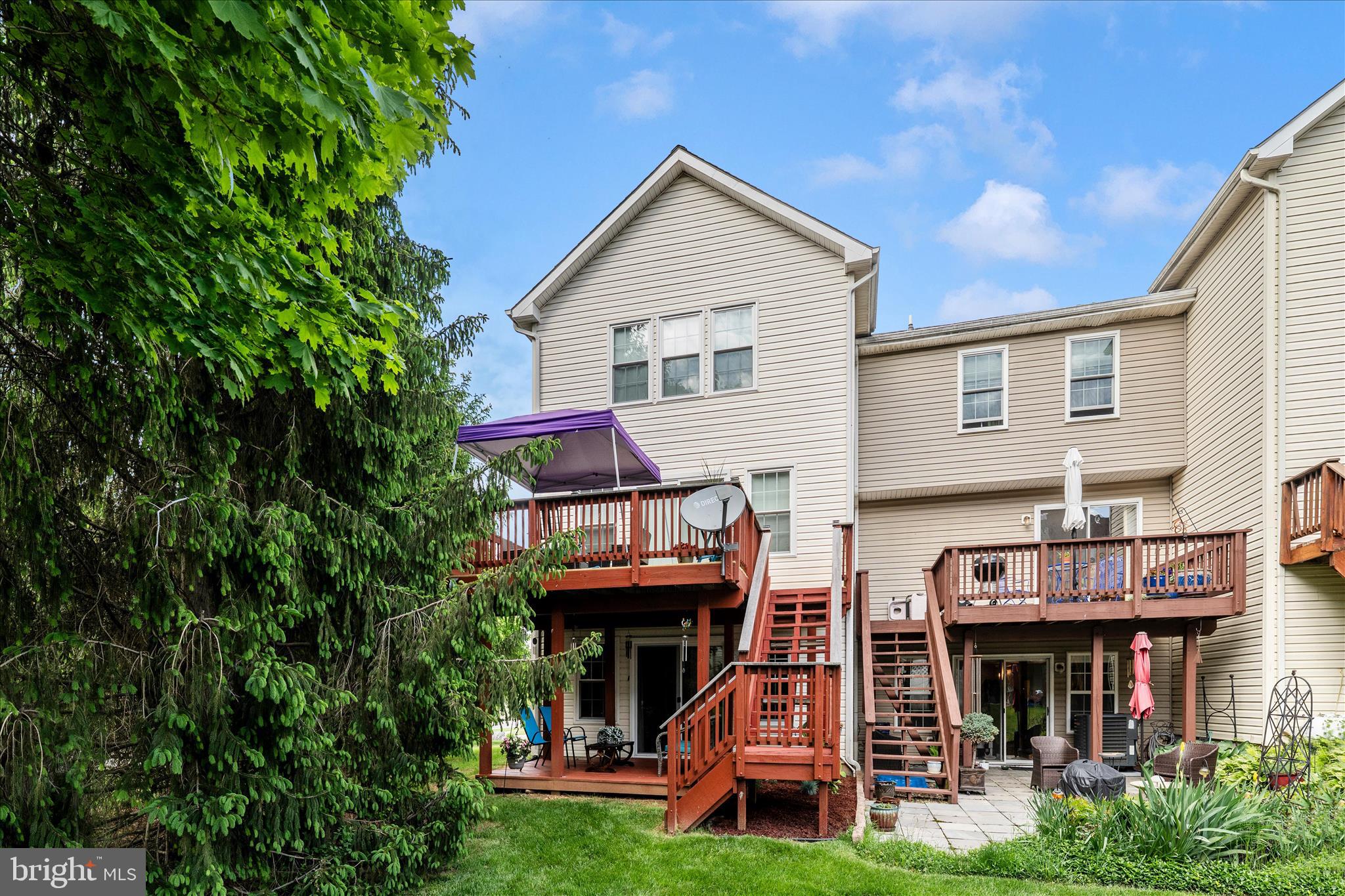 WHISPERING RIDGE - Residential