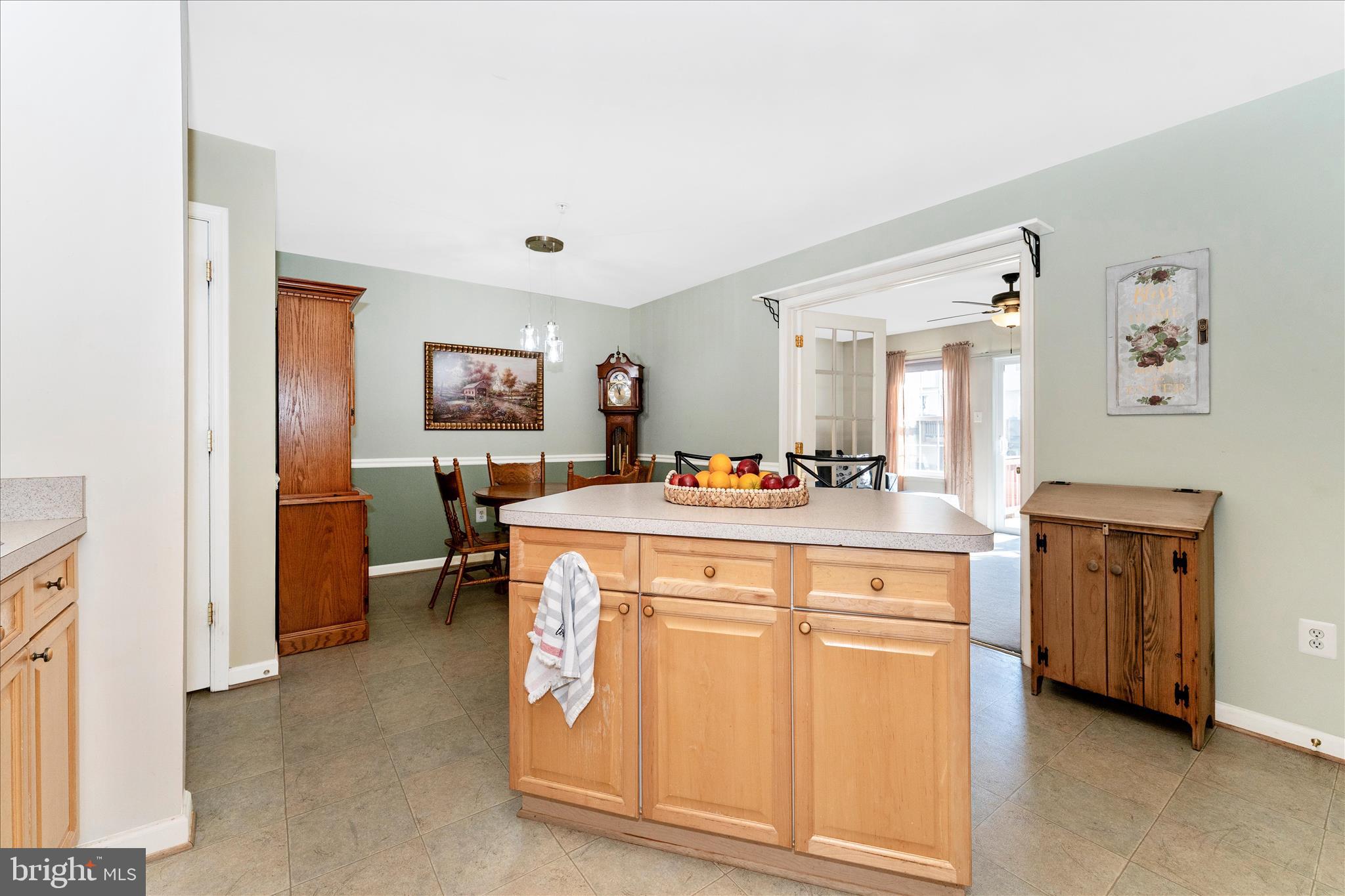 WHISPERING RIDGE - Residential
