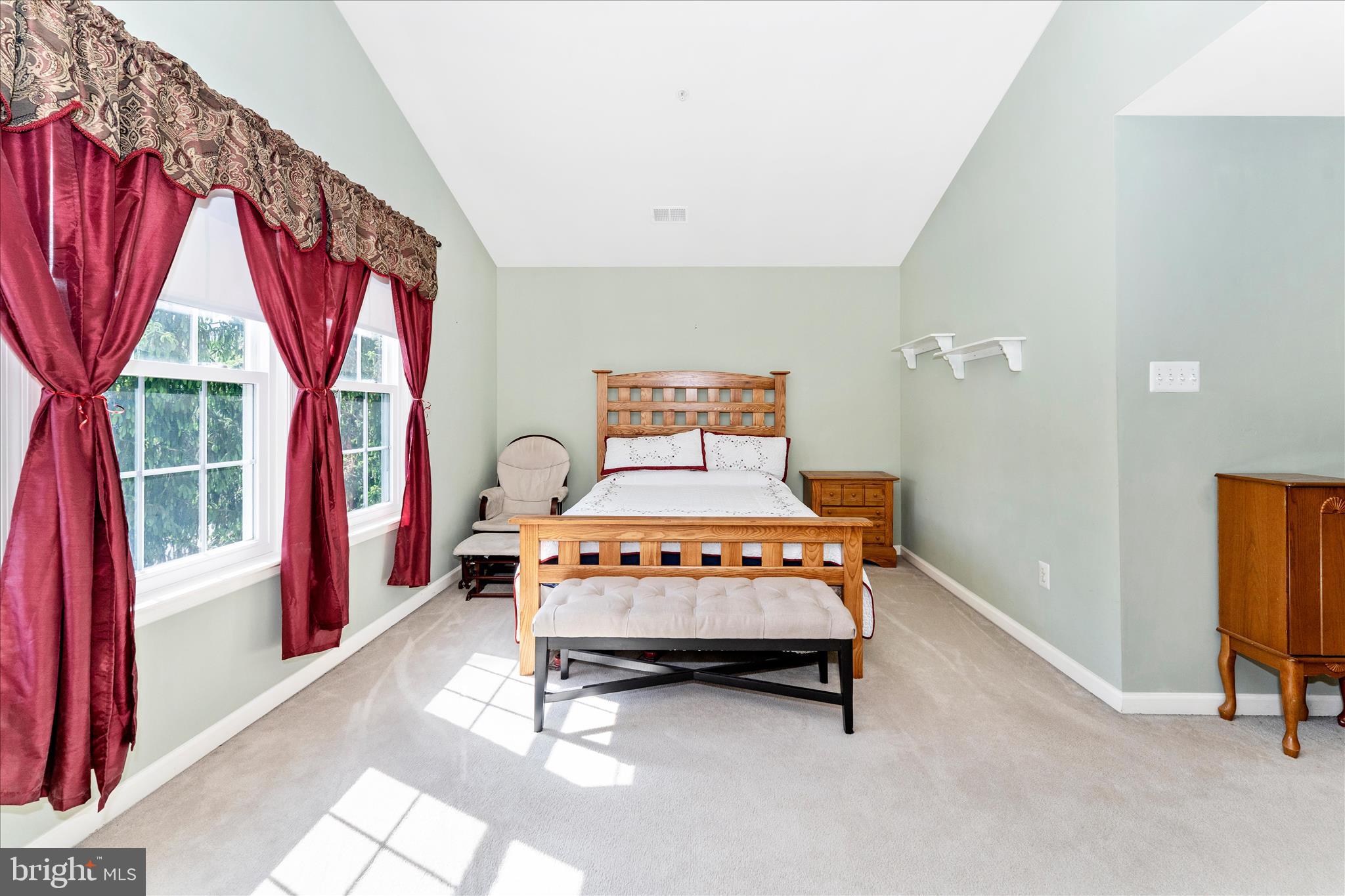 WHISPERING RIDGE - Residential
