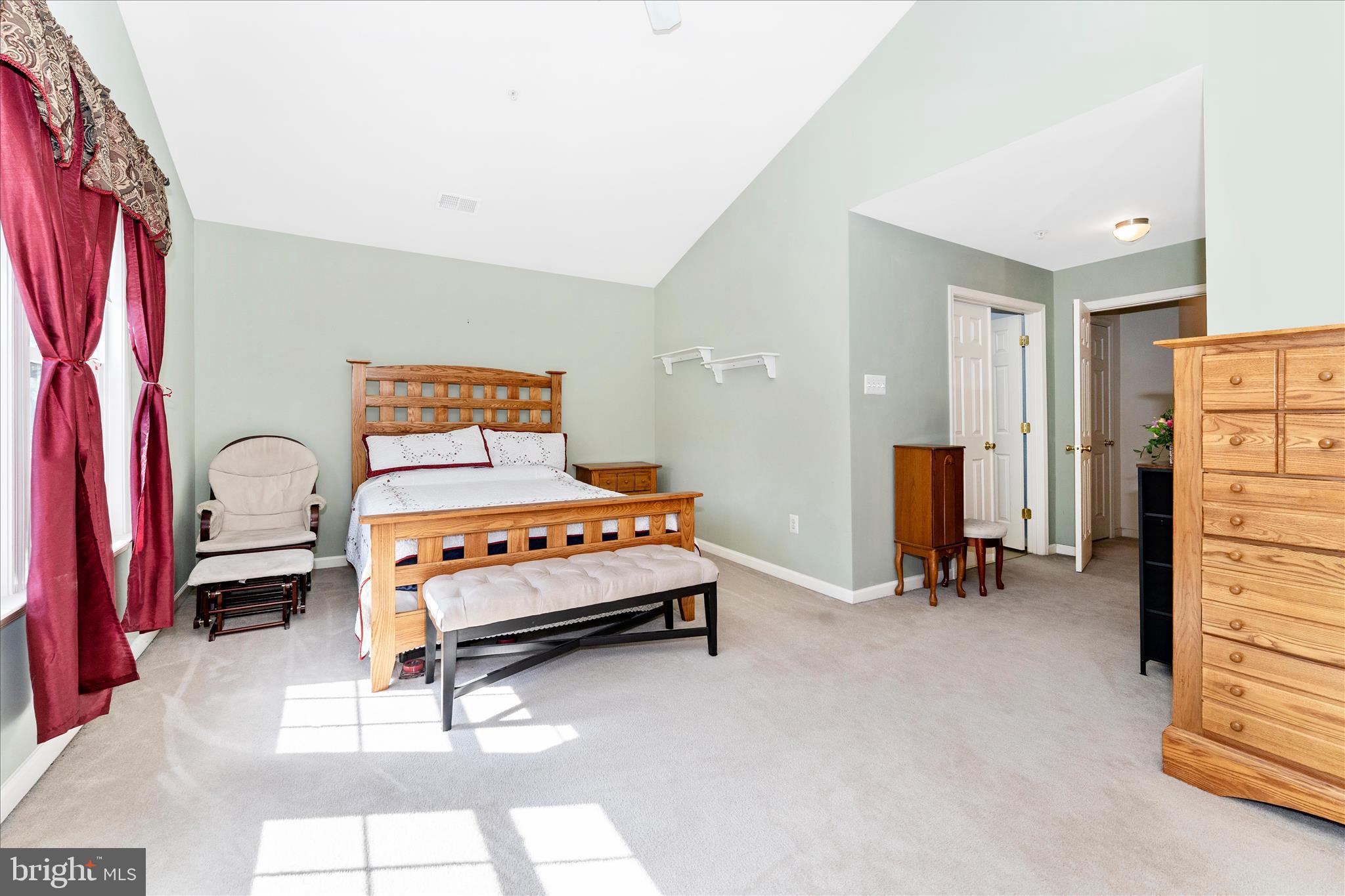 WHISPERING RIDGE - Residential