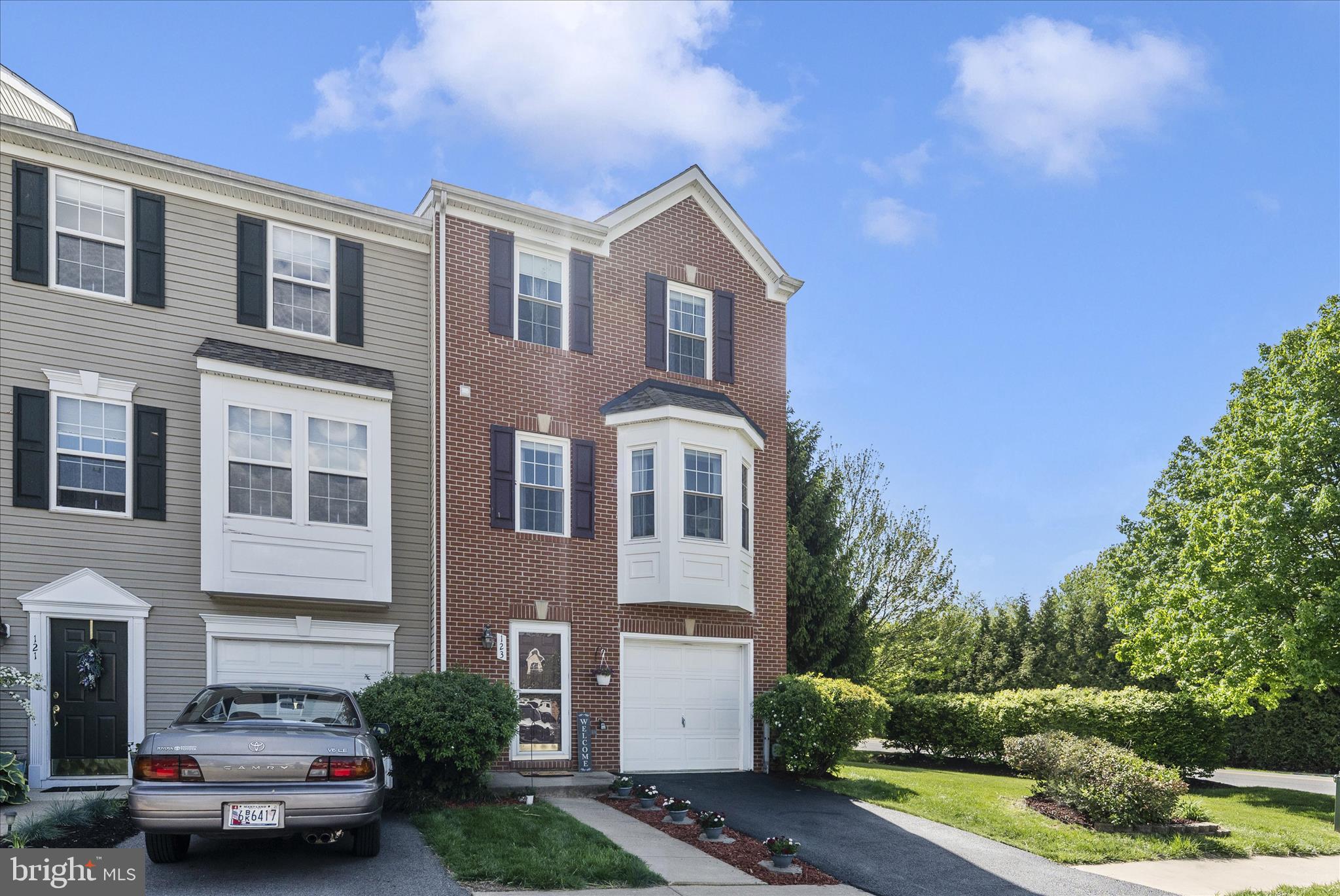 WHISPERING RIDGE - Residential