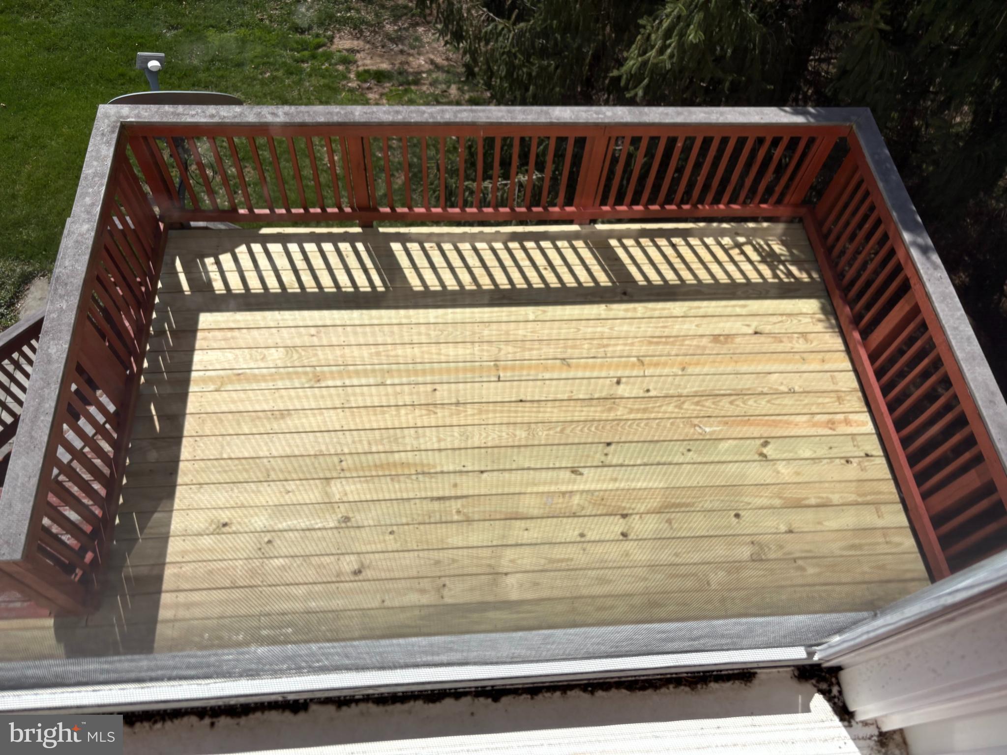 WHISPERING RIDGE - Residential