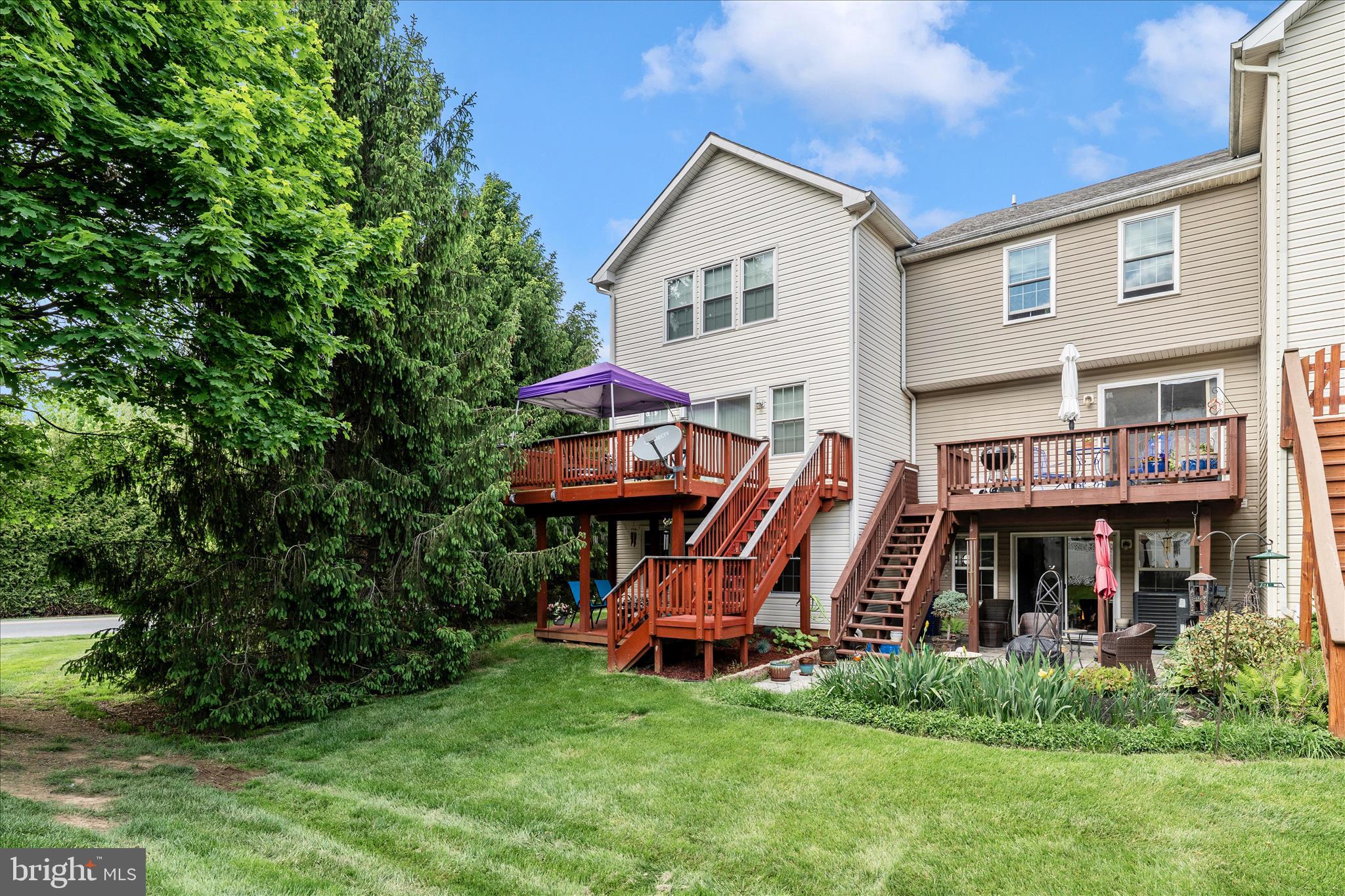 WHISPERING RIDGE - Residential