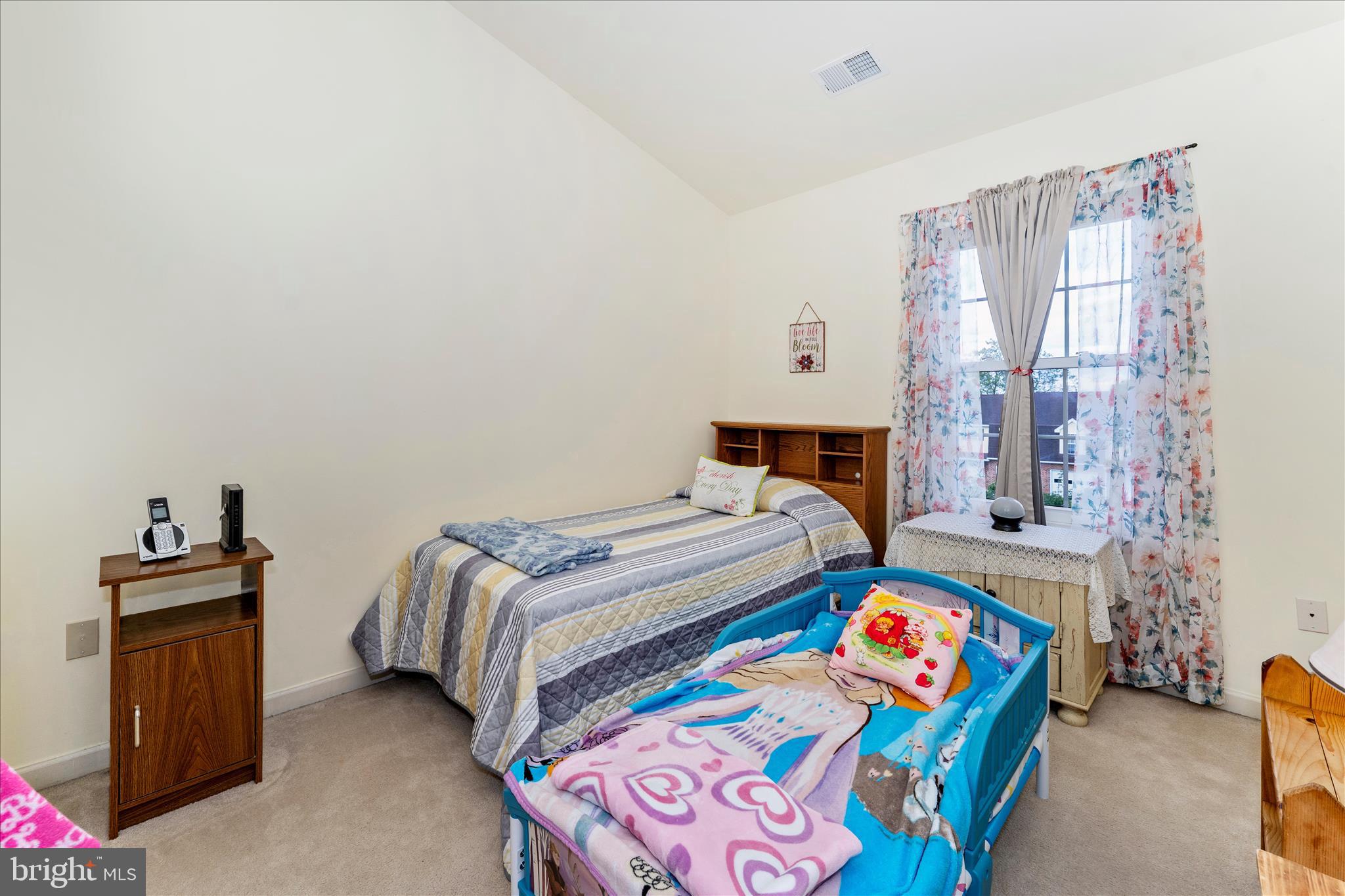 WHISPERING RIDGE - Residential