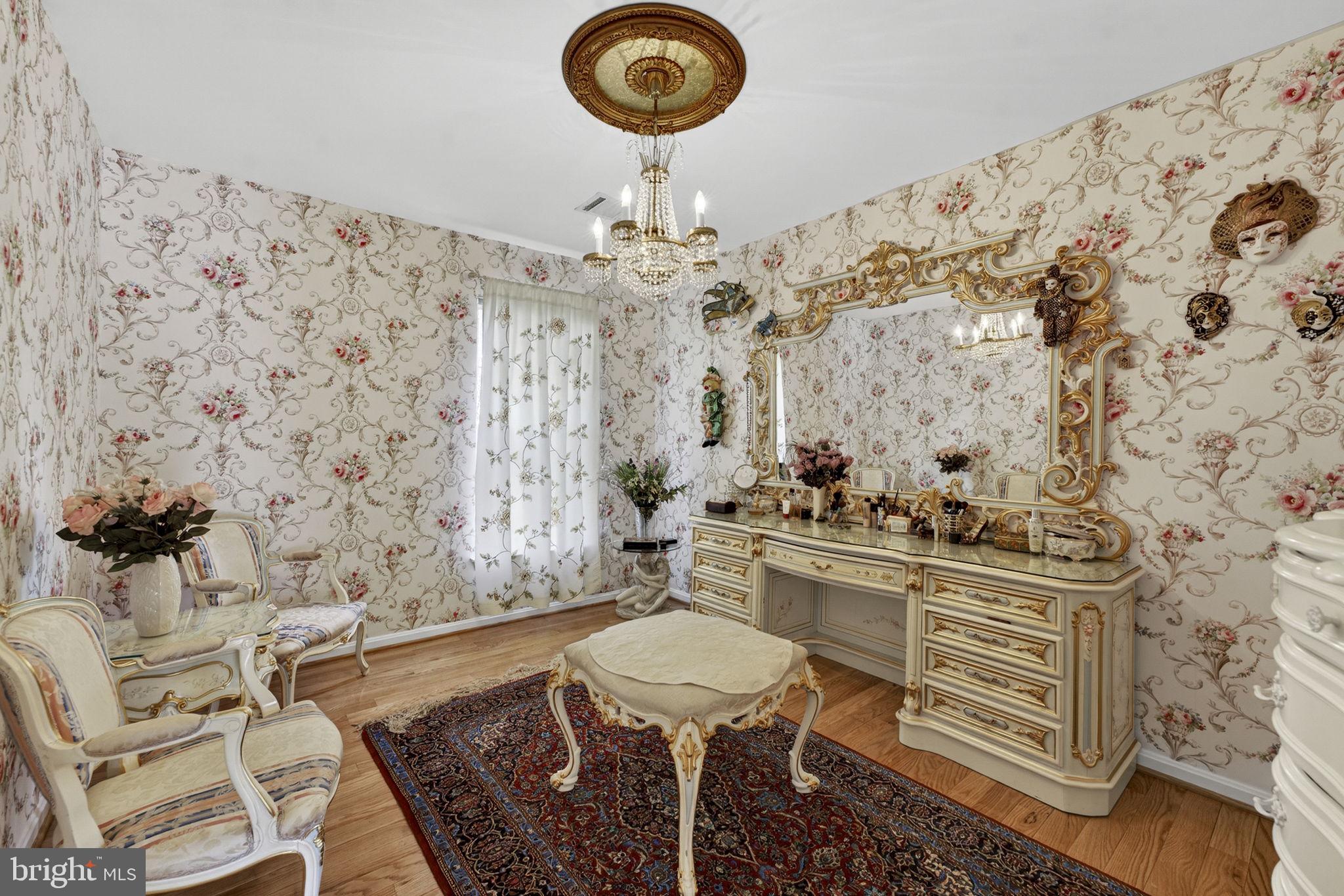 GREAT FALLS CHASE - Residential