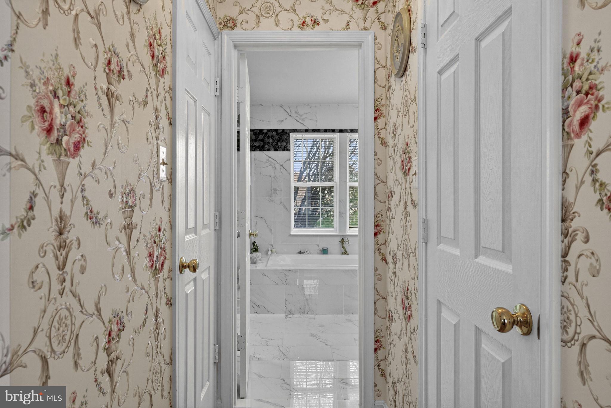 GREAT FALLS CHASE - Residential