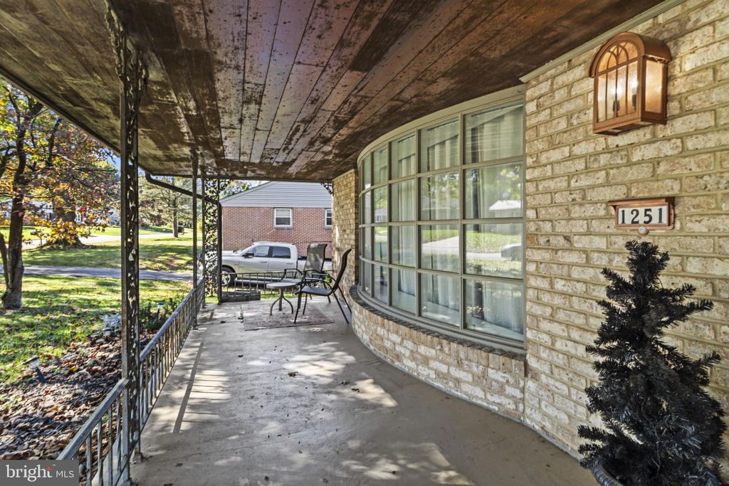 Photo of 1251 Ruxton Road, YORK, PA 17403 (MLS # PAYK2091236)
