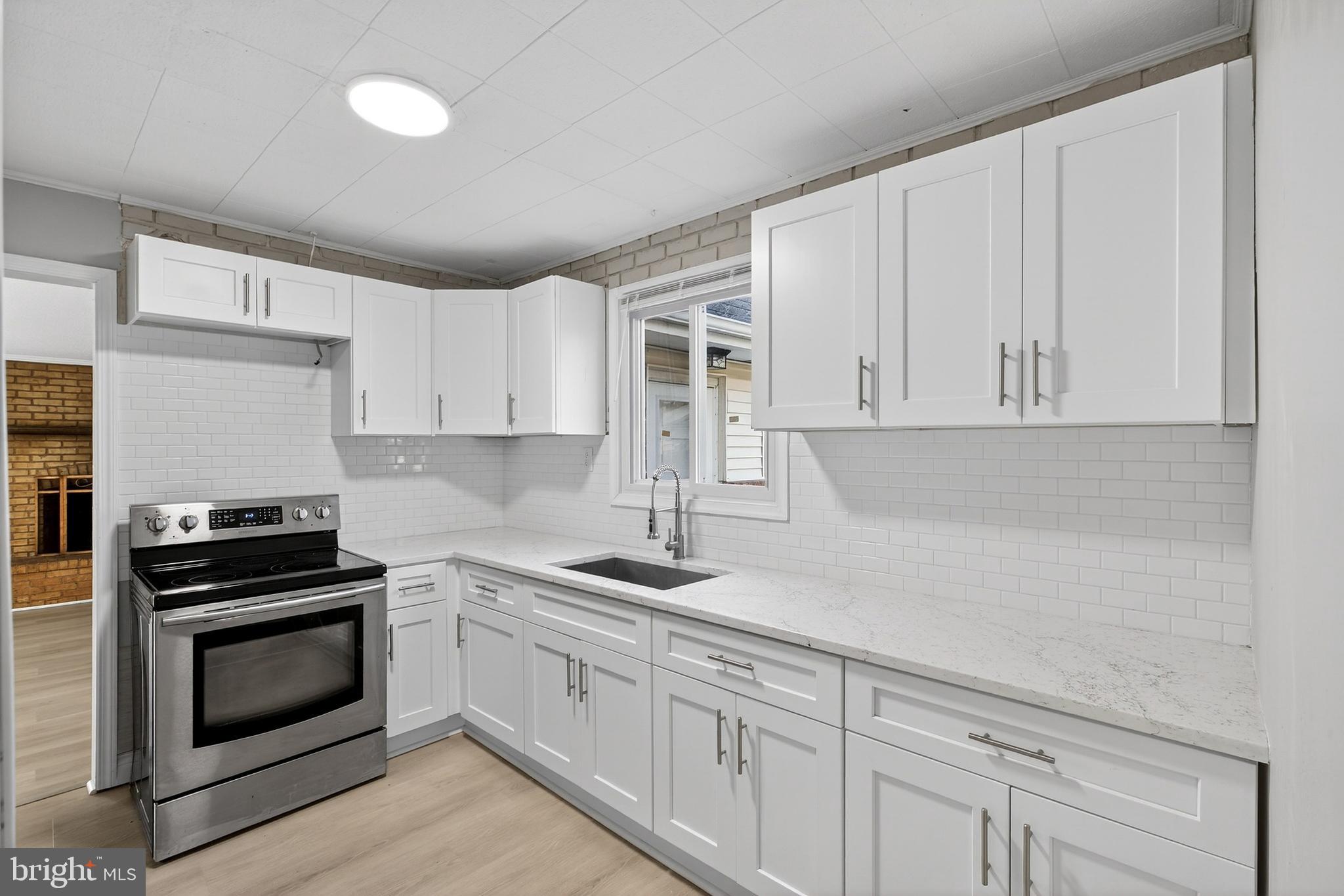 DOVERBROOK GDNS - Residential