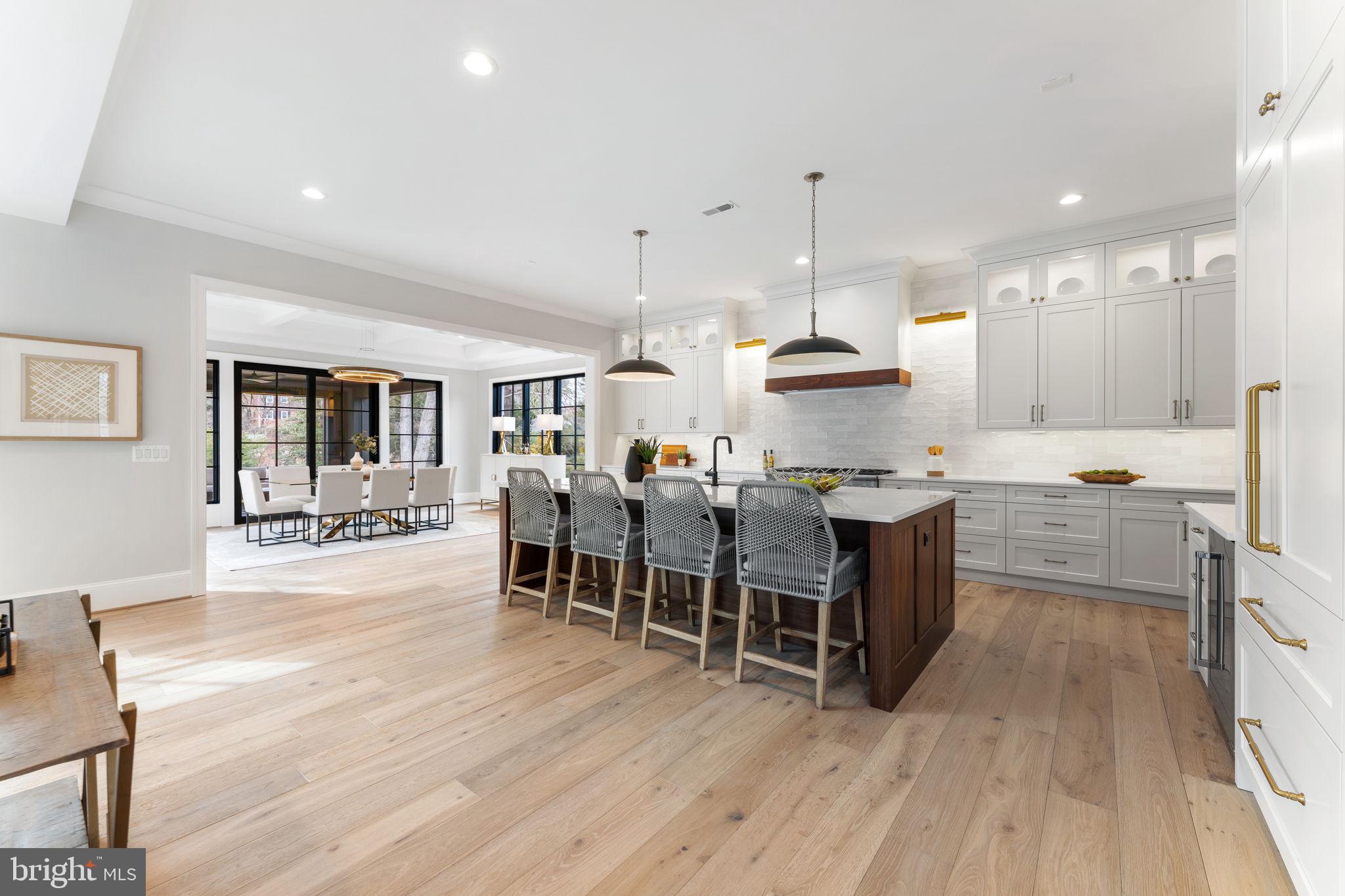 COUNTRY CLUB HILLS - Residential