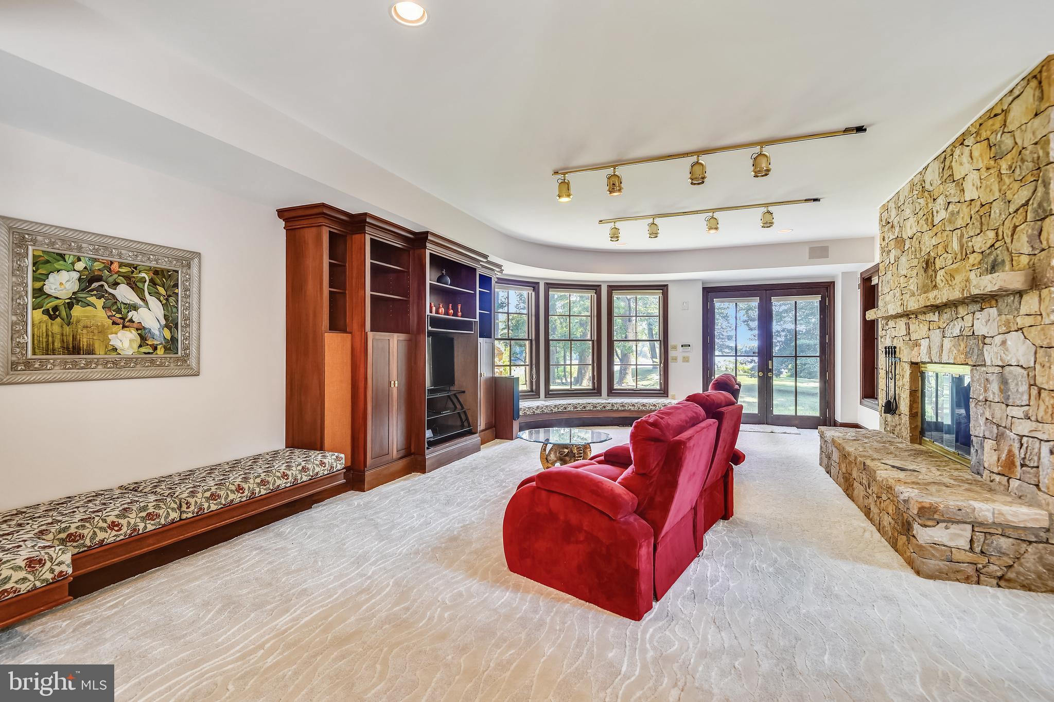 POPLAR POINT - Residential