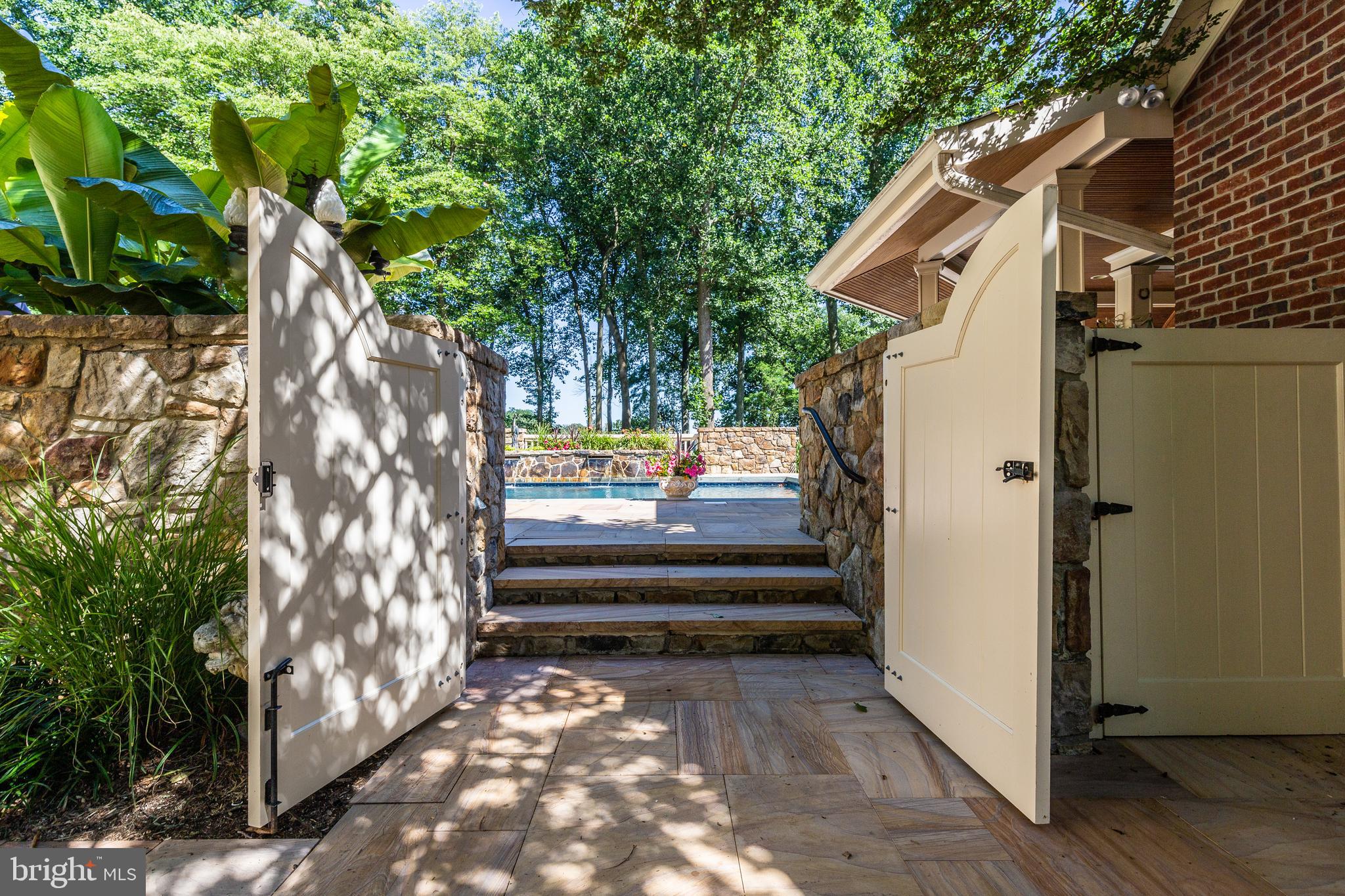 POPLAR POINT - Residential