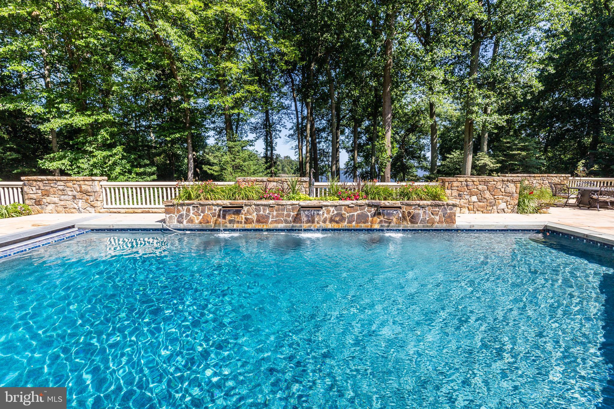 POPLAR POINT - Residential