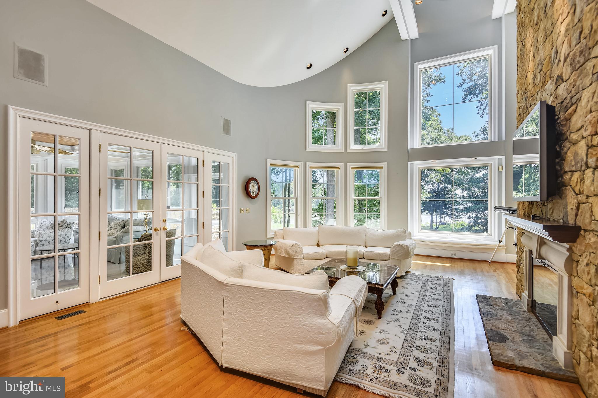 POPLAR POINT - Residential