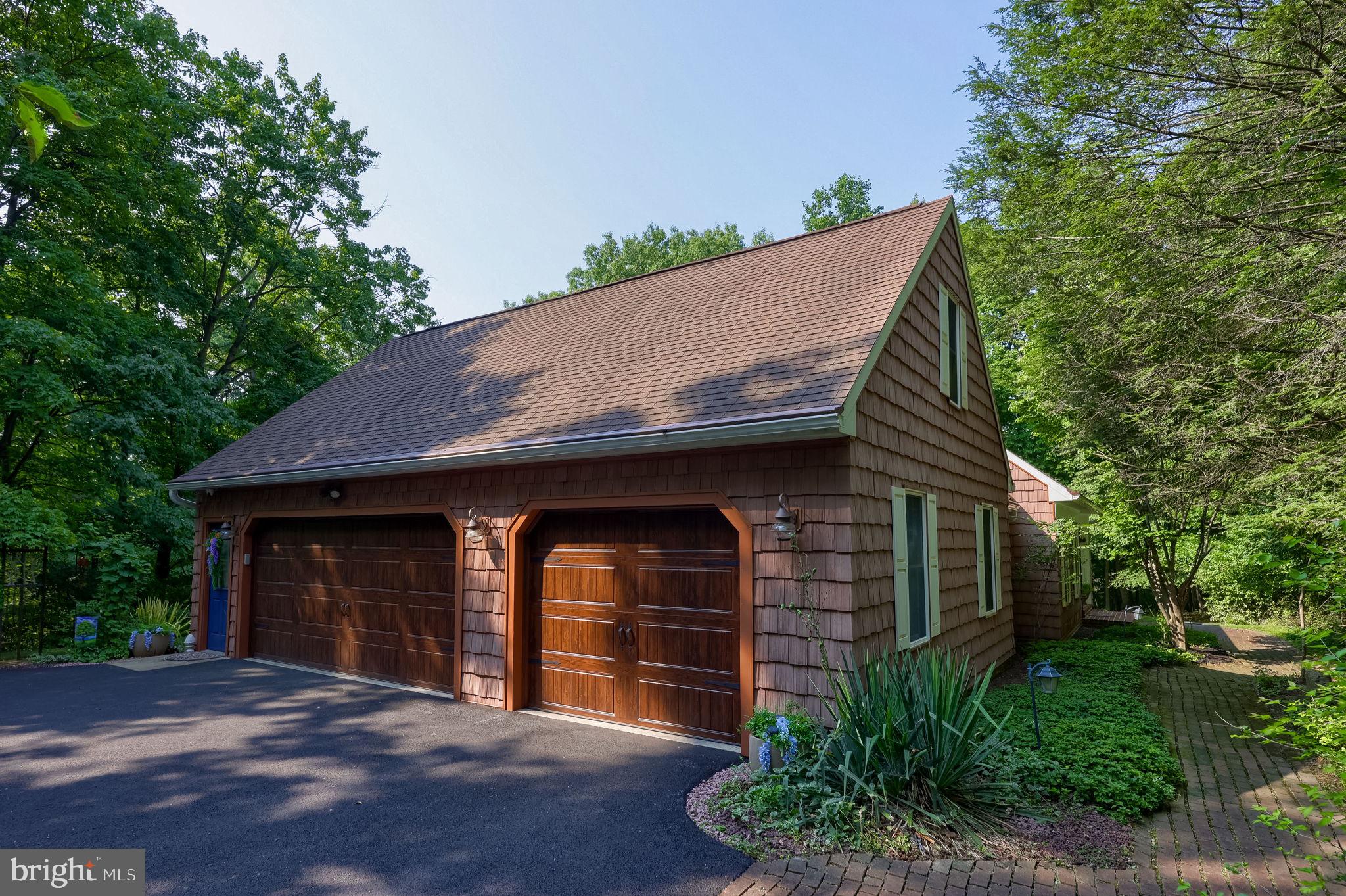 1701 HICKORY DRIVE