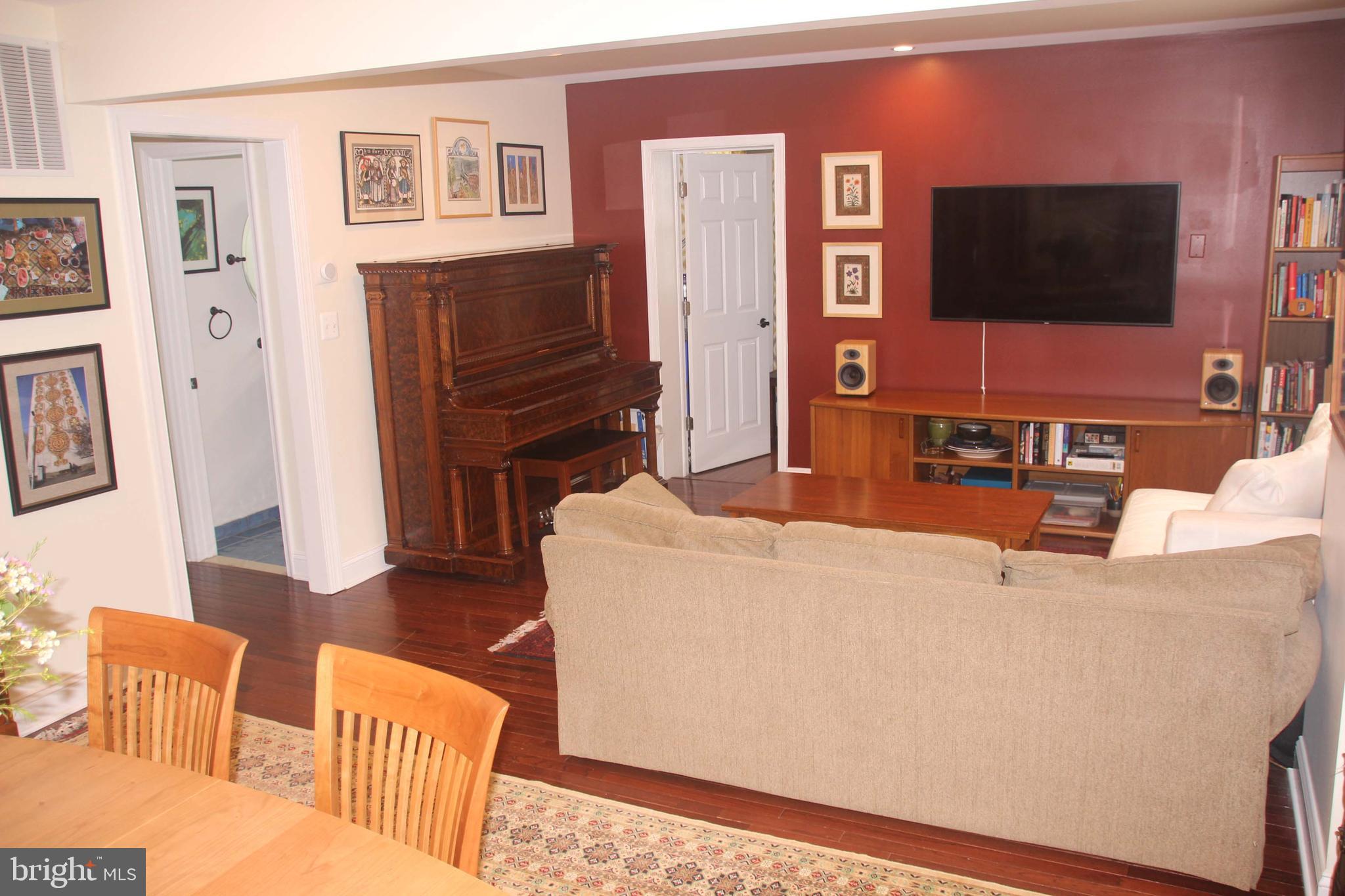 HIGHLAND PARK - Residential Lease