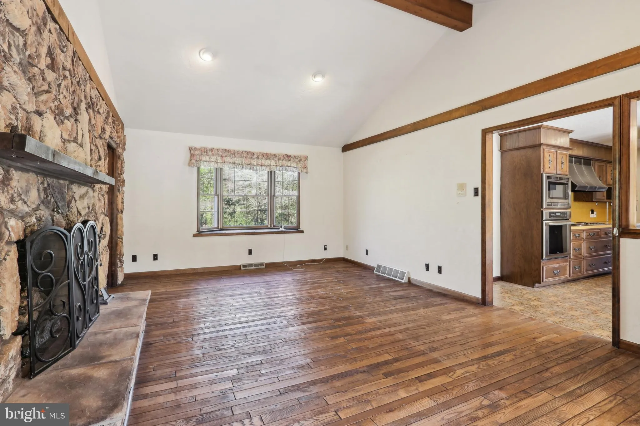 Vineland, New Jersey 08361, United States, 4 Bedrooms Bedrooms, ,3 BathroomsBathrooms,Residential,Pending,119546