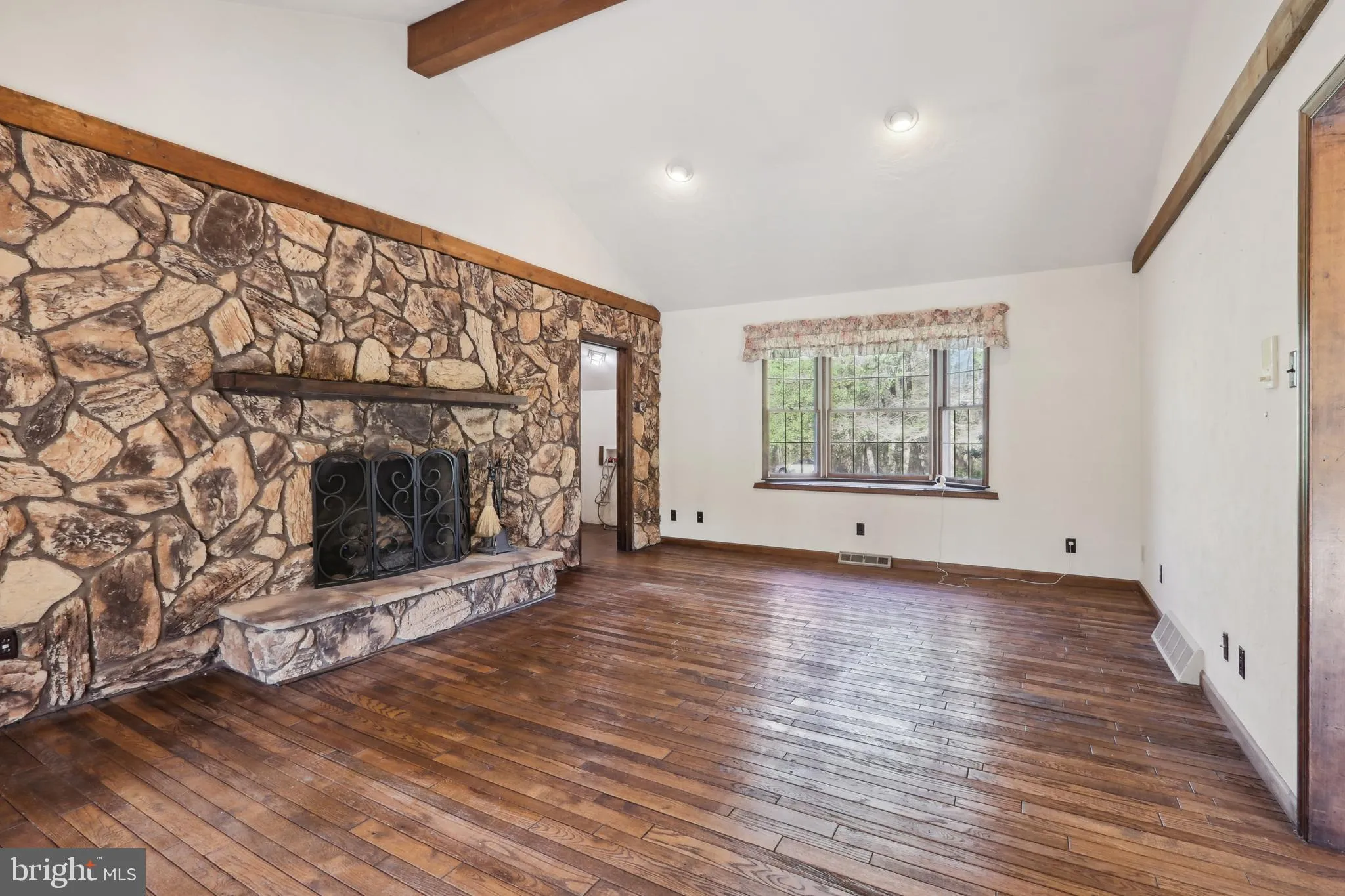 Vineland, New Jersey 08361, United States, 4 Bedrooms Bedrooms, ,3 BathroomsBathrooms,Residential,Pending,119546