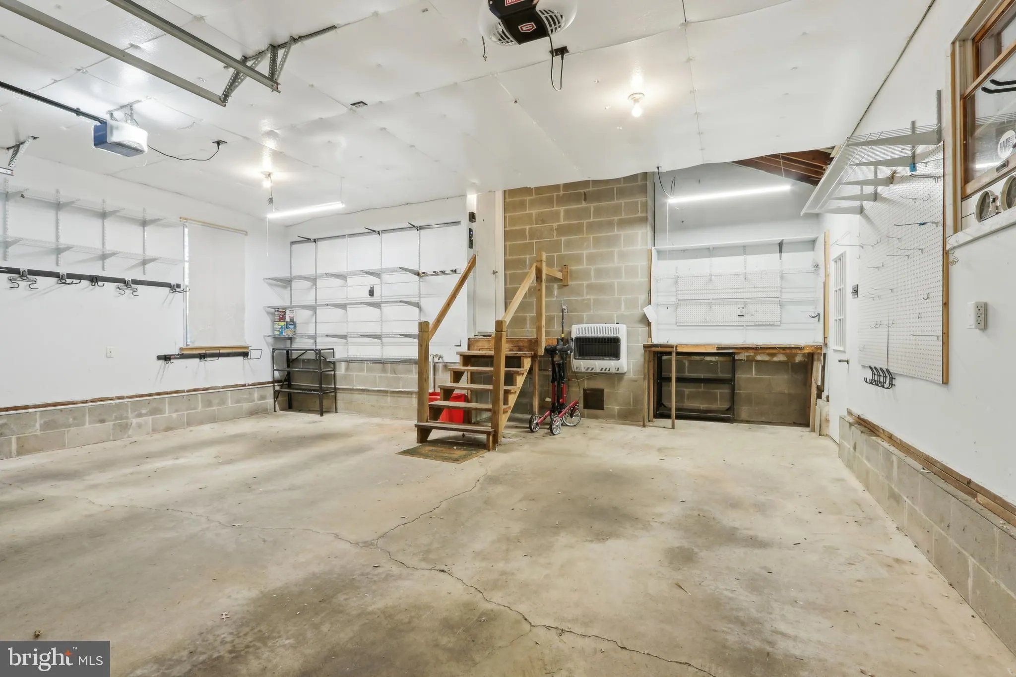 Vineland, New Jersey 08361, United States, 4 Bedrooms Bedrooms, ,3 BathroomsBathrooms,Residential,Pending,119546