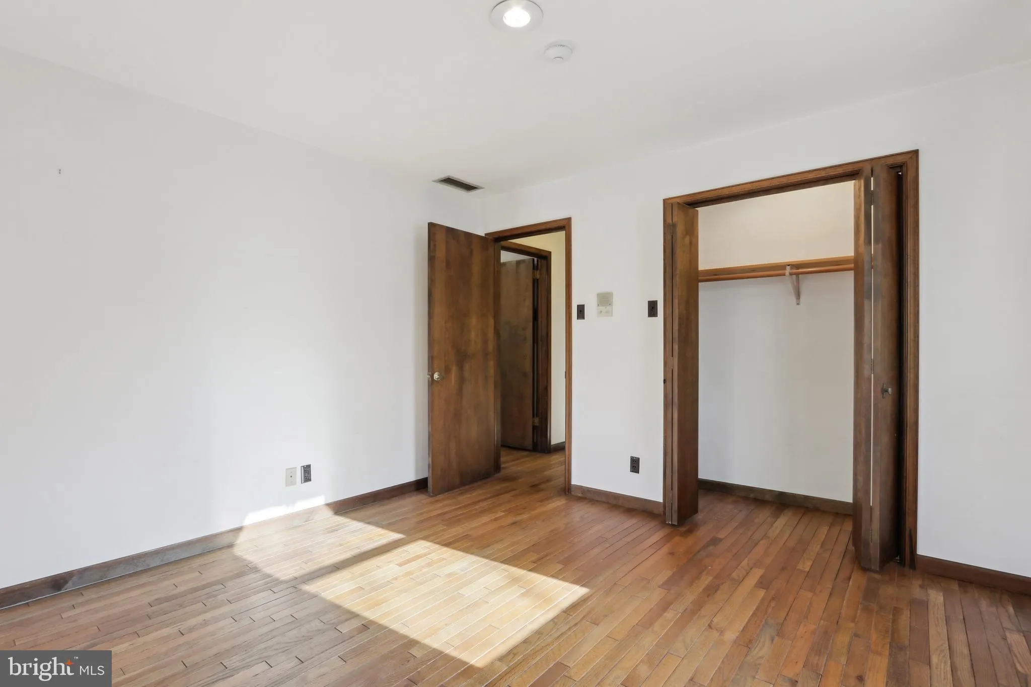 Vineland, New Jersey 08361, United States, 4 Bedrooms Bedrooms, ,3 BathroomsBathrooms,Residential,Pending,119546