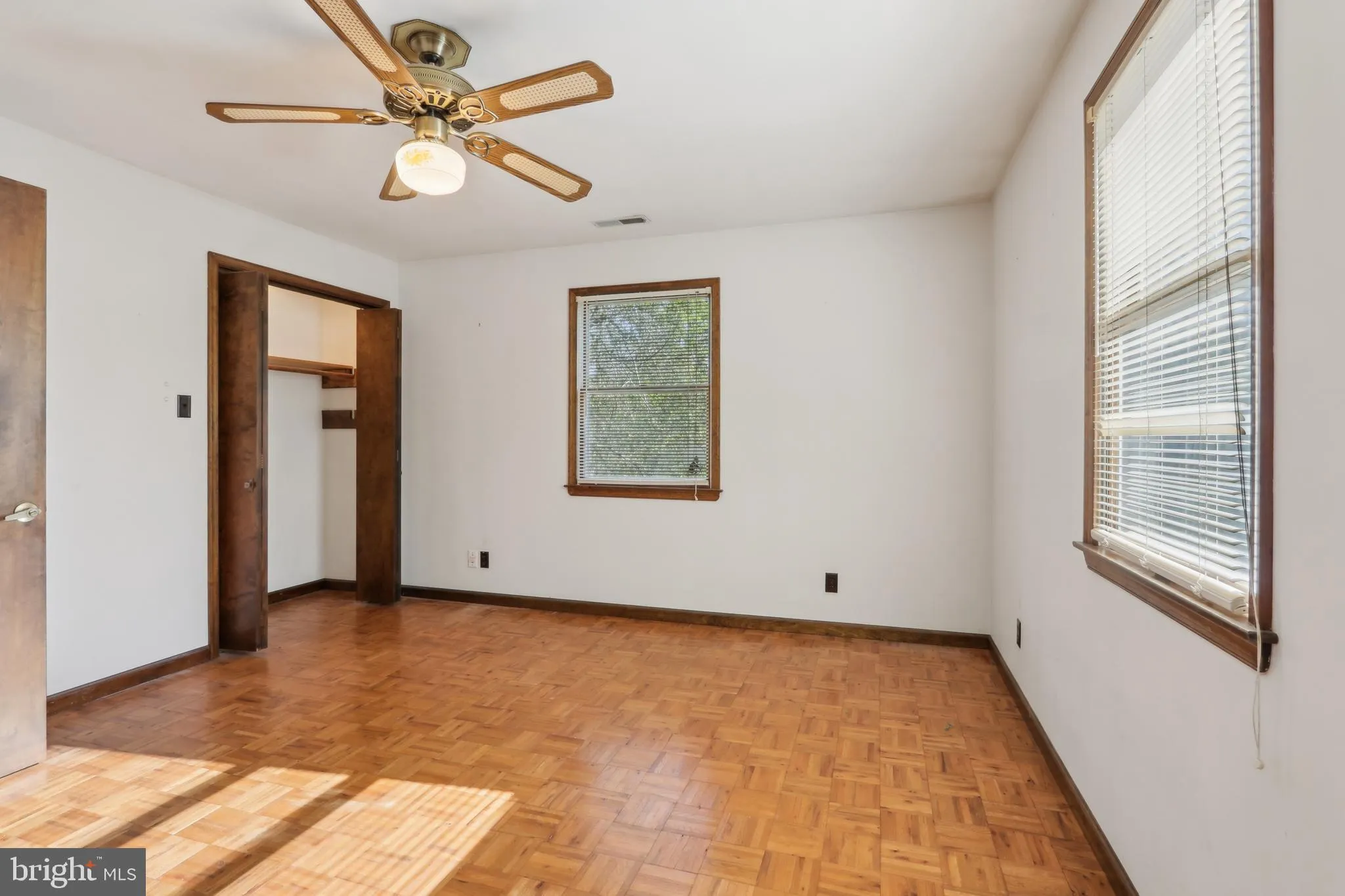 Vineland, New Jersey 08361, United States, 4 Bedrooms Bedrooms, ,3 BathroomsBathrooms,Residential,Pending,119546