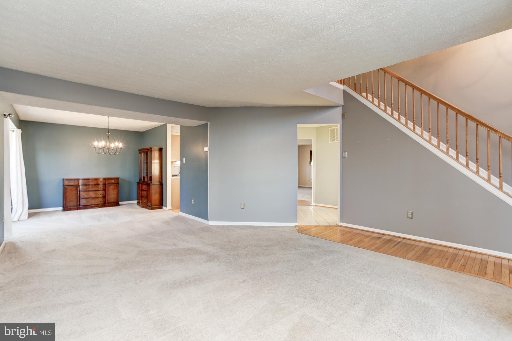 THE PROVINCES - Residential