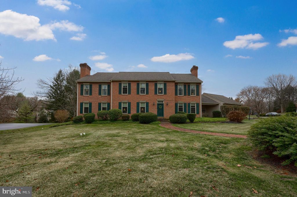 Photo of 530 Northlawn Drive, LANCASTER, PA 17603 (MLS # PALA2061446)