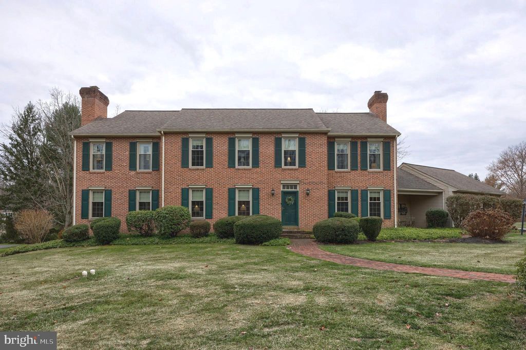 Photo of 530 Northlawn Drive, LANCASTER, PA 17603 (MLS # PALA2061446)