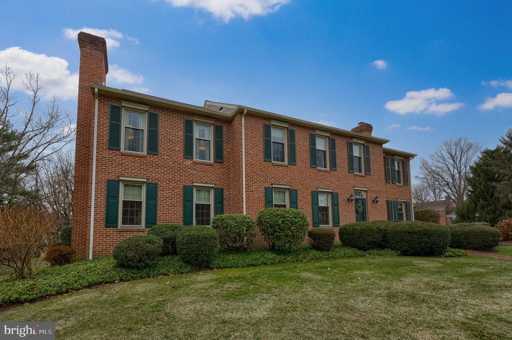 Photo of 530 Northlawn Drive, LANCASTER, PA 17603 (MLS # PALA2061446)