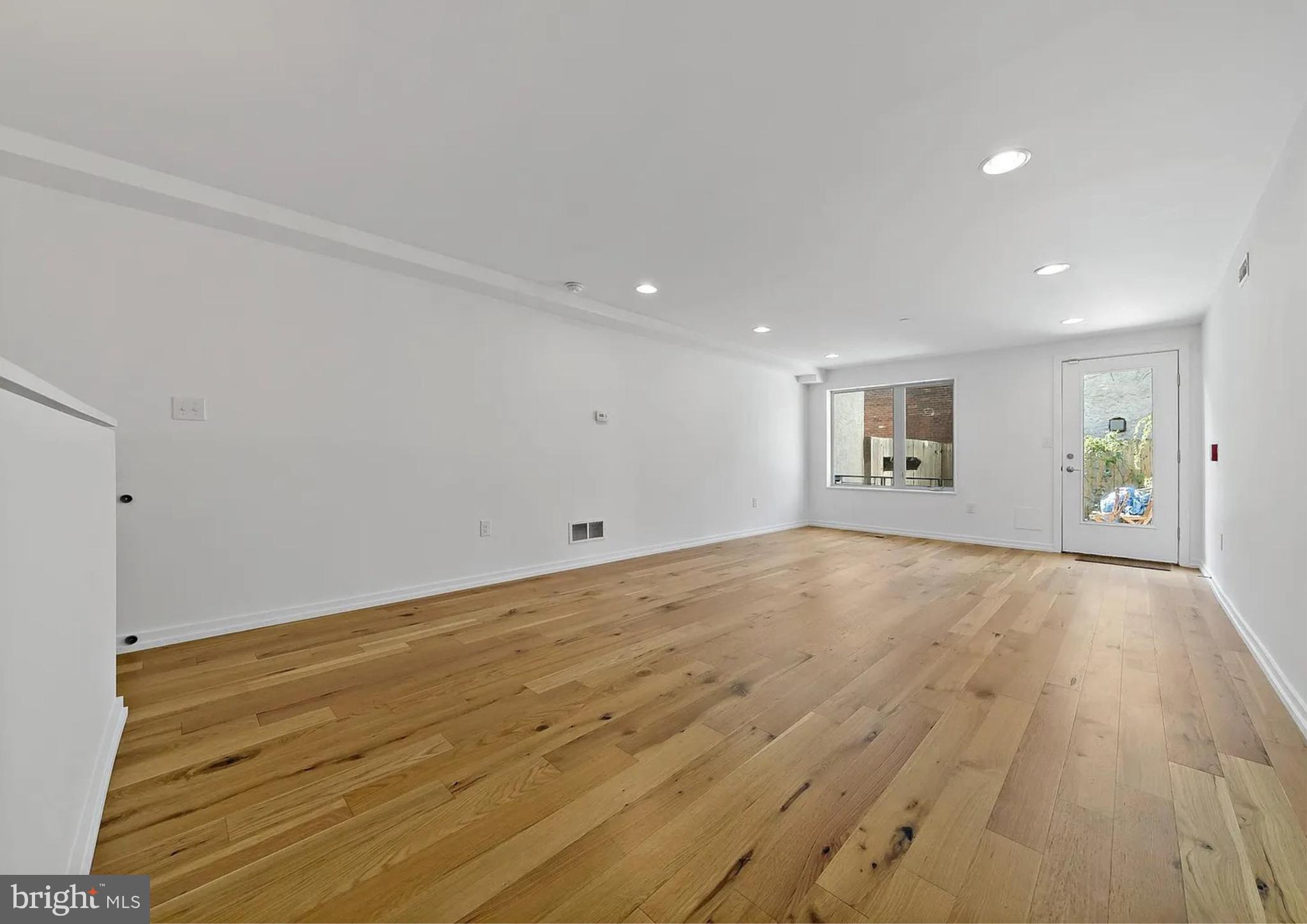 FAIRMOUNT - Residential Lease