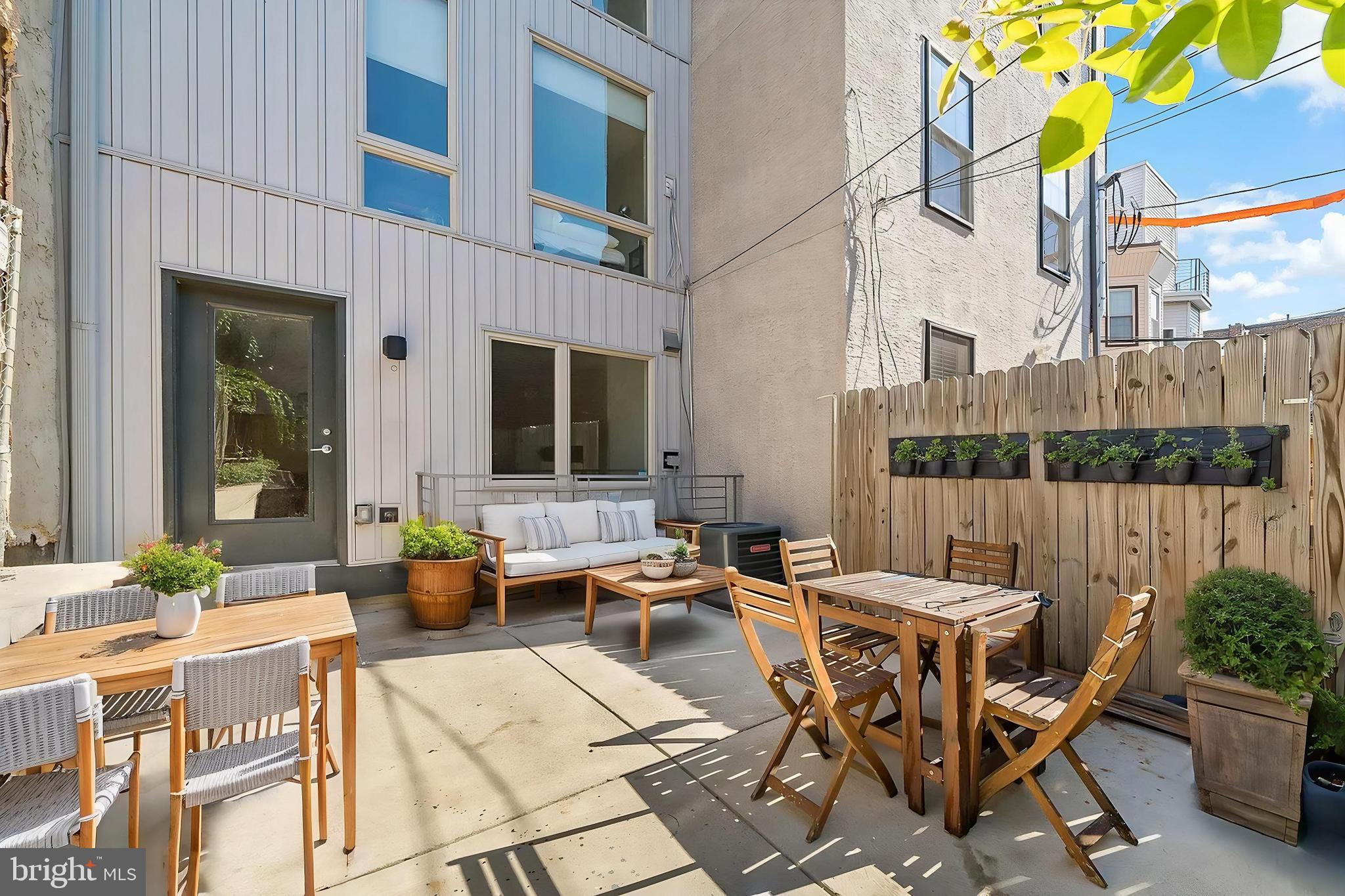 FAIRMOUNT - Residential Lease