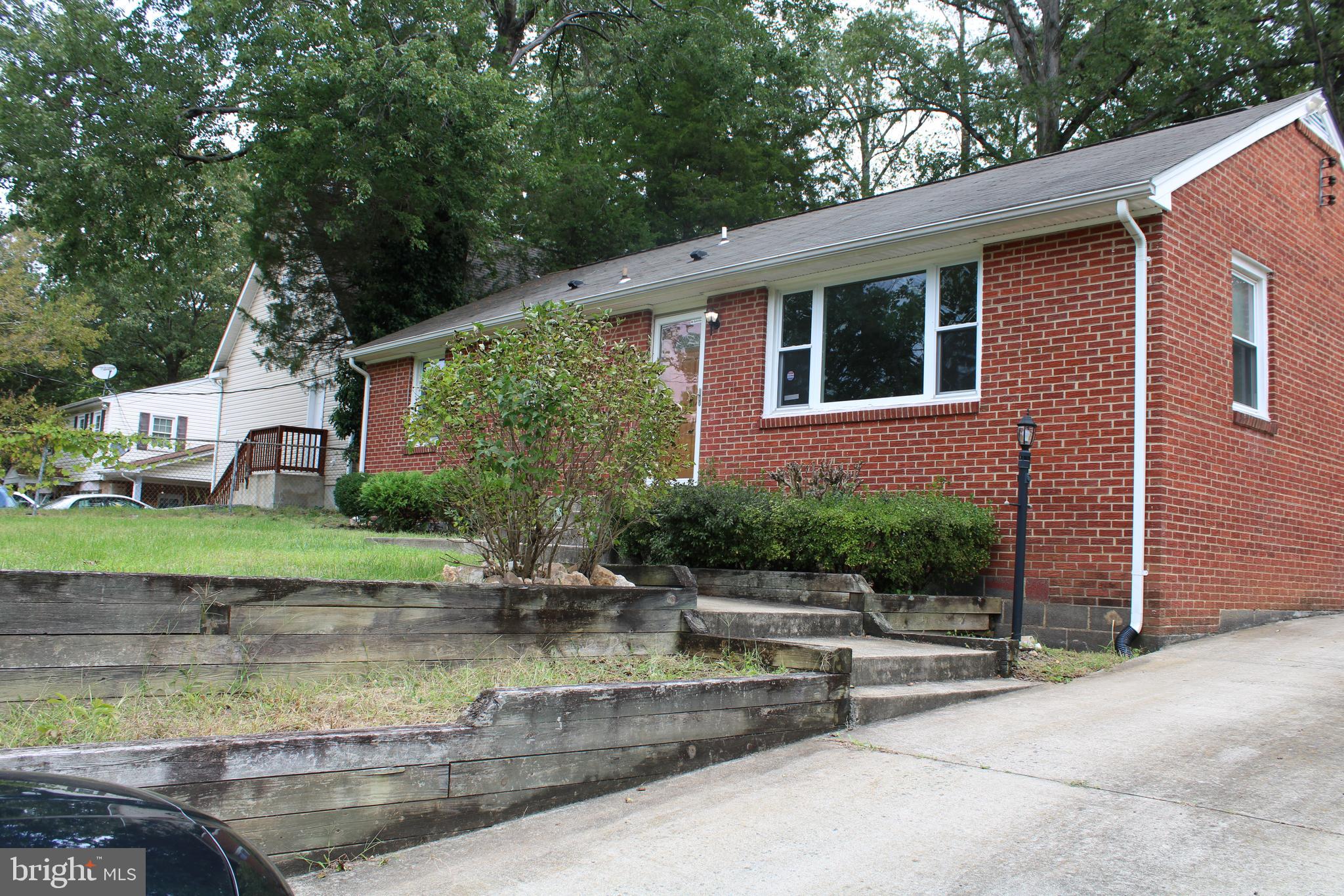 TRIANGLE - Residential Lease